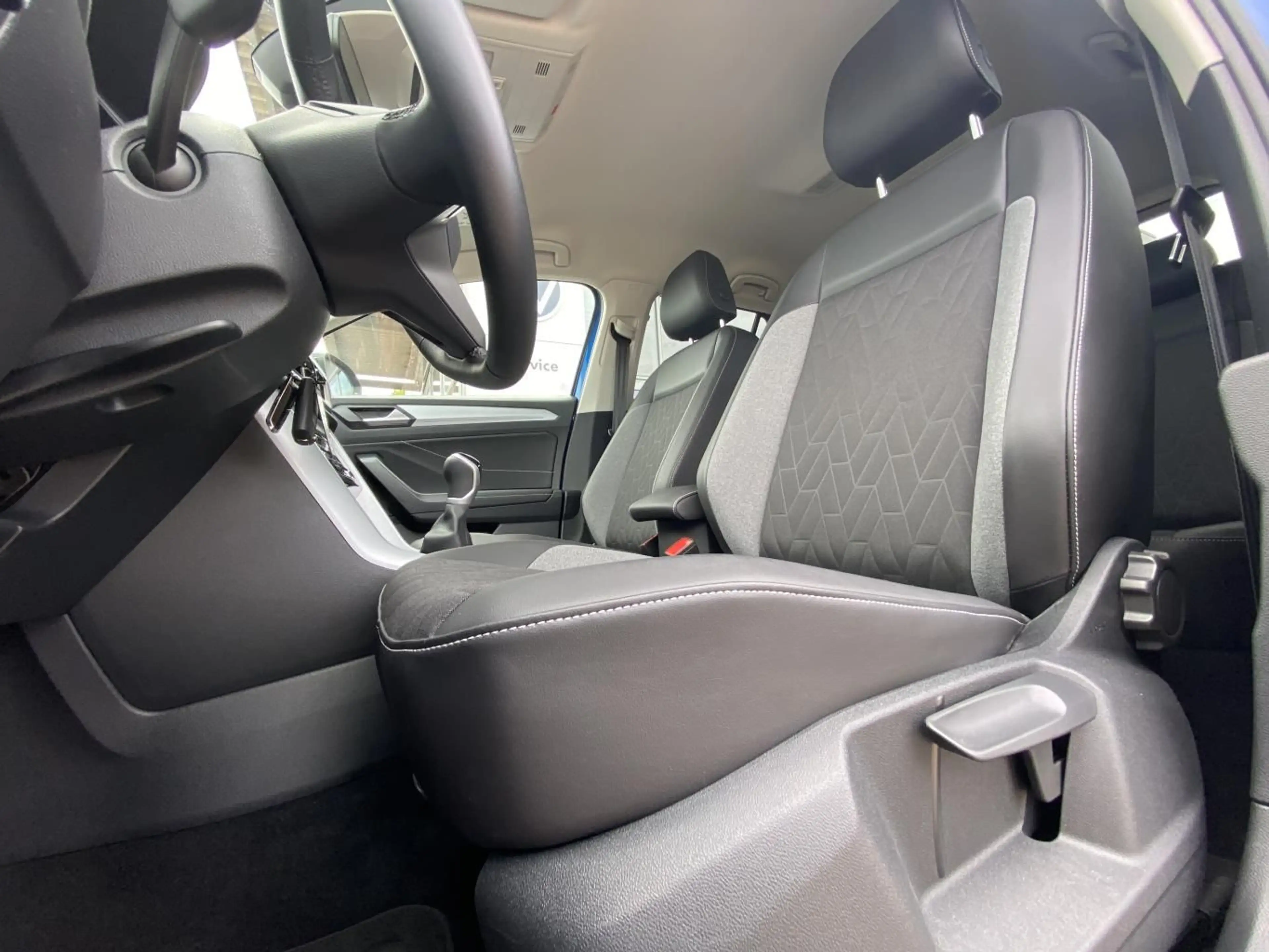 Volkswagen T-Roc 1.5 TSI GOAL STANDHEIZUNG+APP-CONNECT+ACC+ — photo 9