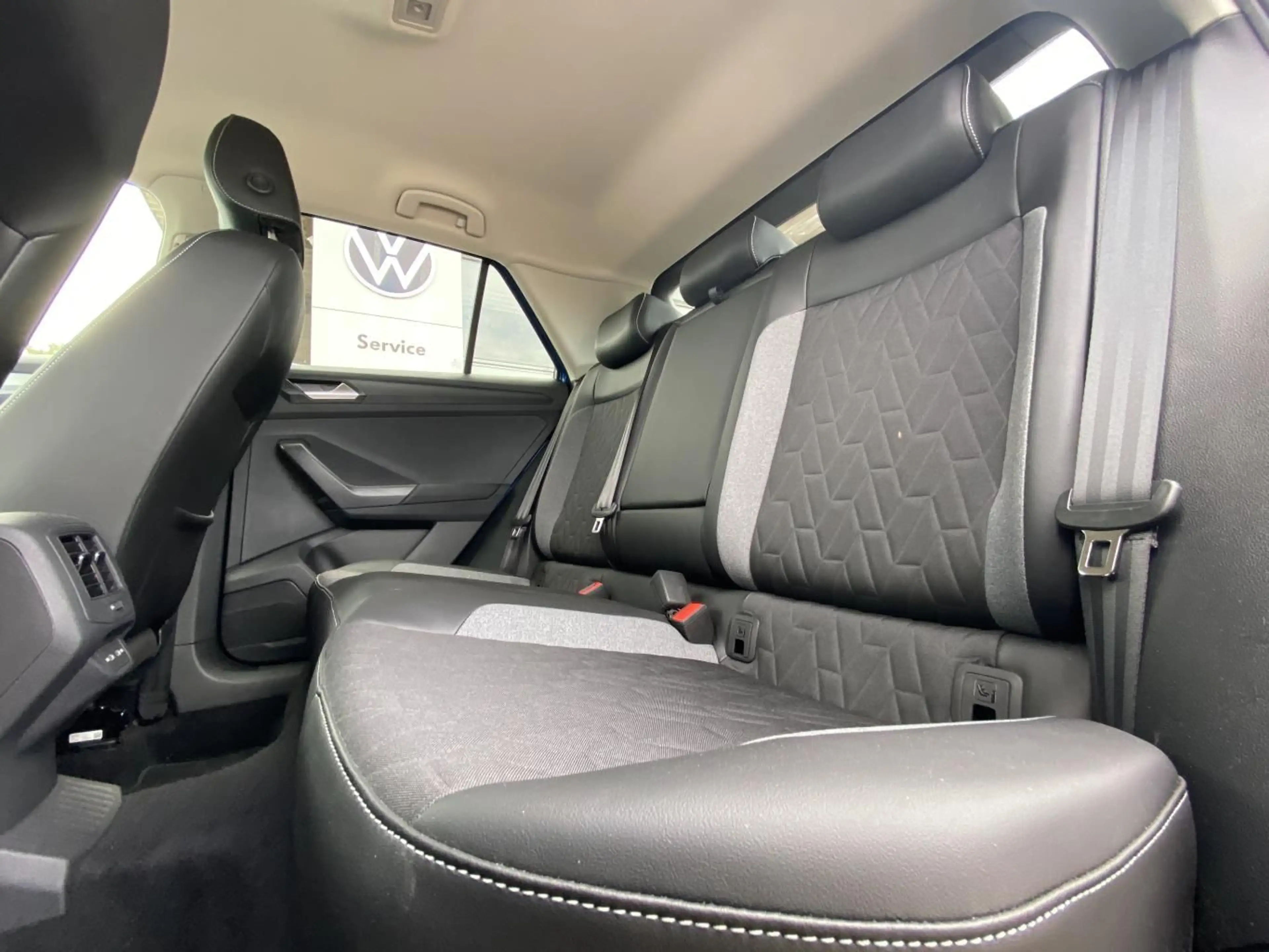 Volkswagen T-Roc 1.5 TSI GOAL STANDHEIZUNG+APP-CONNECT+ACC+ — photo 11