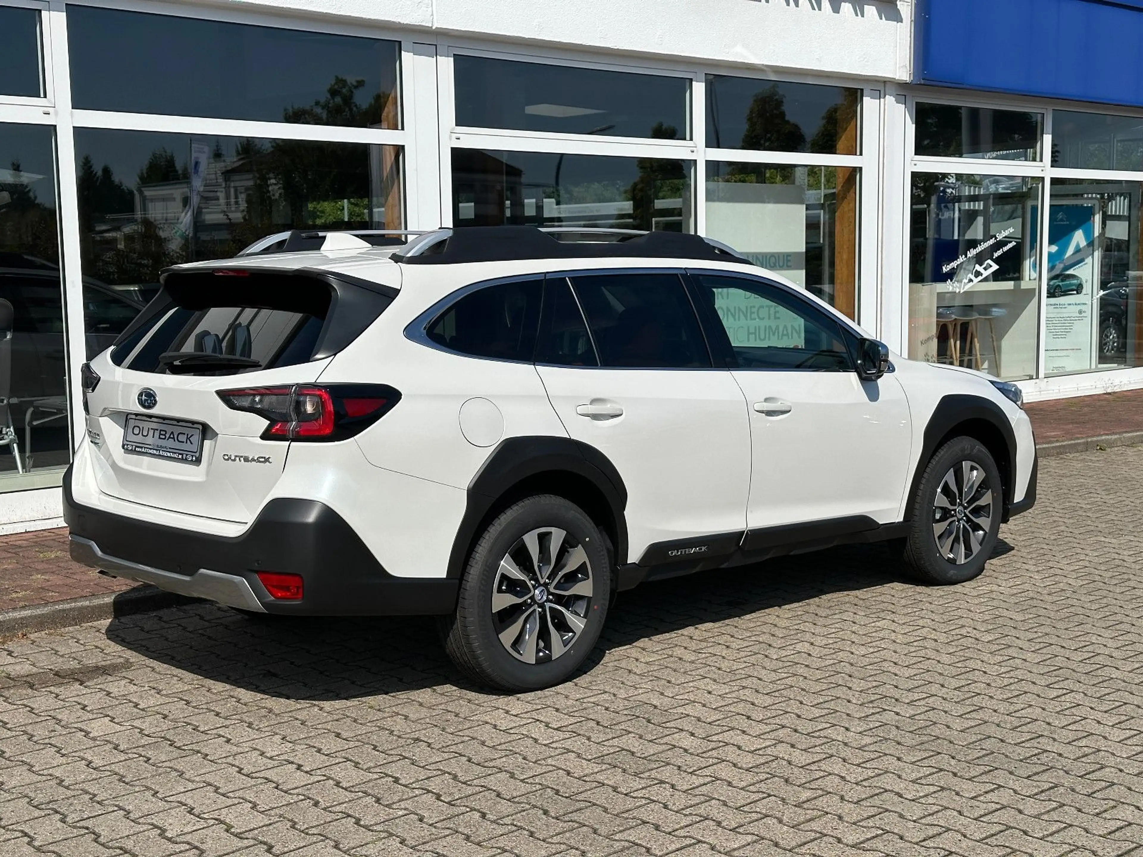 Subaru OUTBACK Platinum | Nav - RCam - SD — photo 4