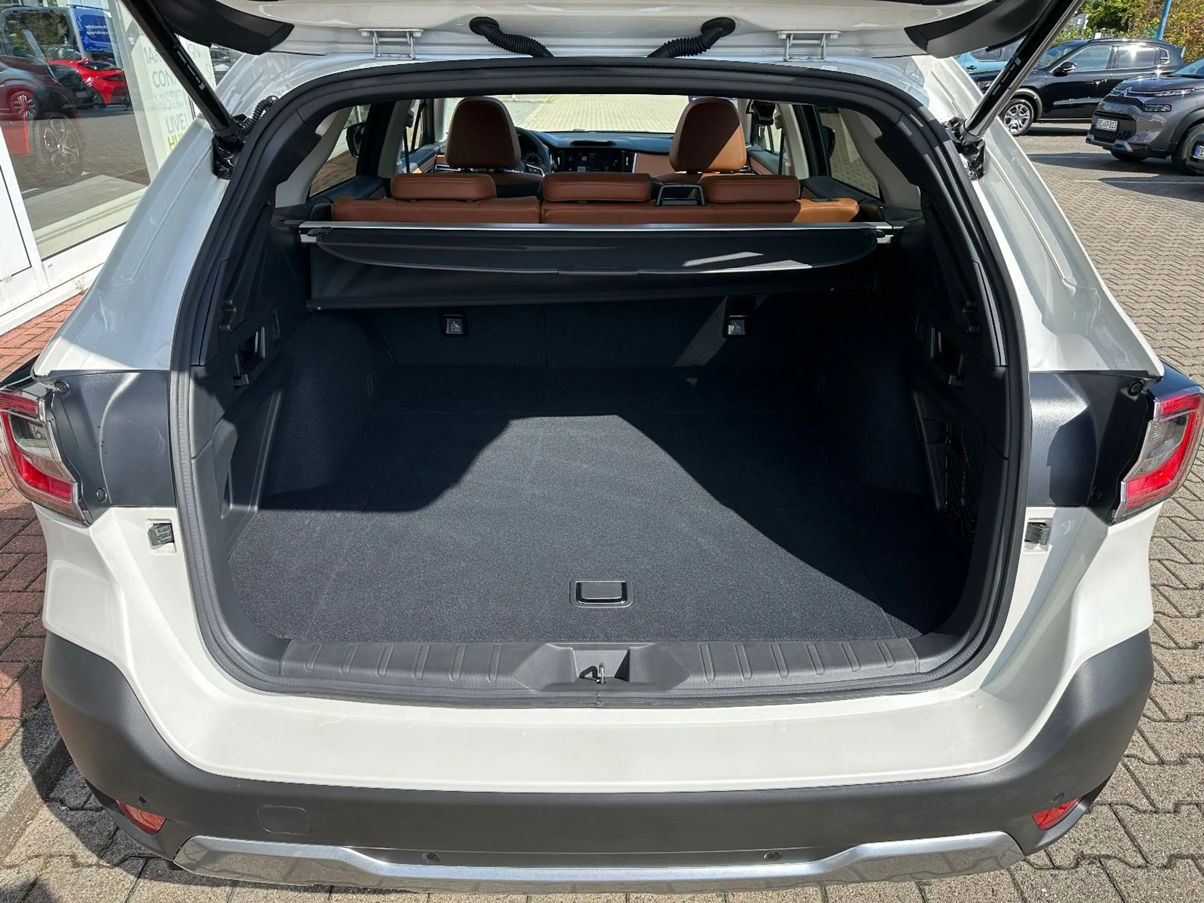 Subaru OUTBACK Platinum | Nav - RCam - SD — photo 8
