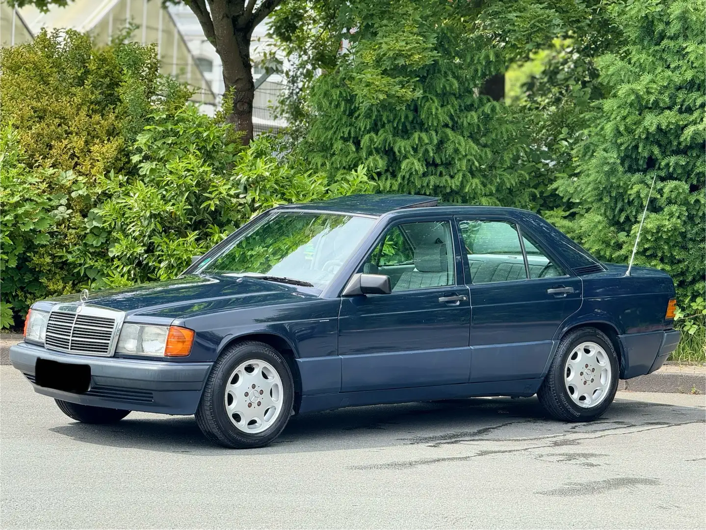 Mercedes-Benz 190 E 1.8 Bleu - 1