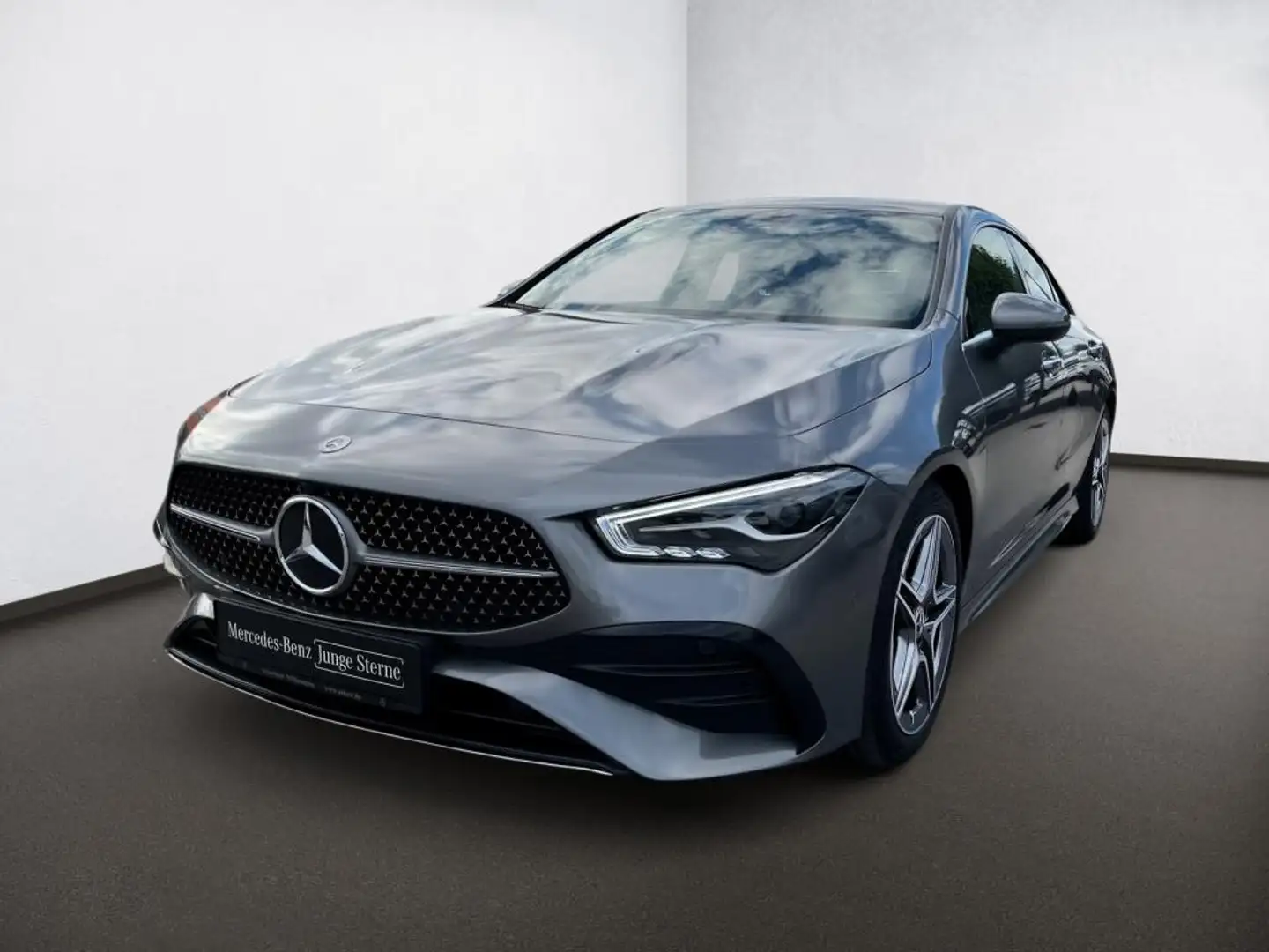 Mercedes-Benz CLA 200 d Coupé AMG-Adv+*KeyGo*RKam*Ambi*CarPlay Grau - 2