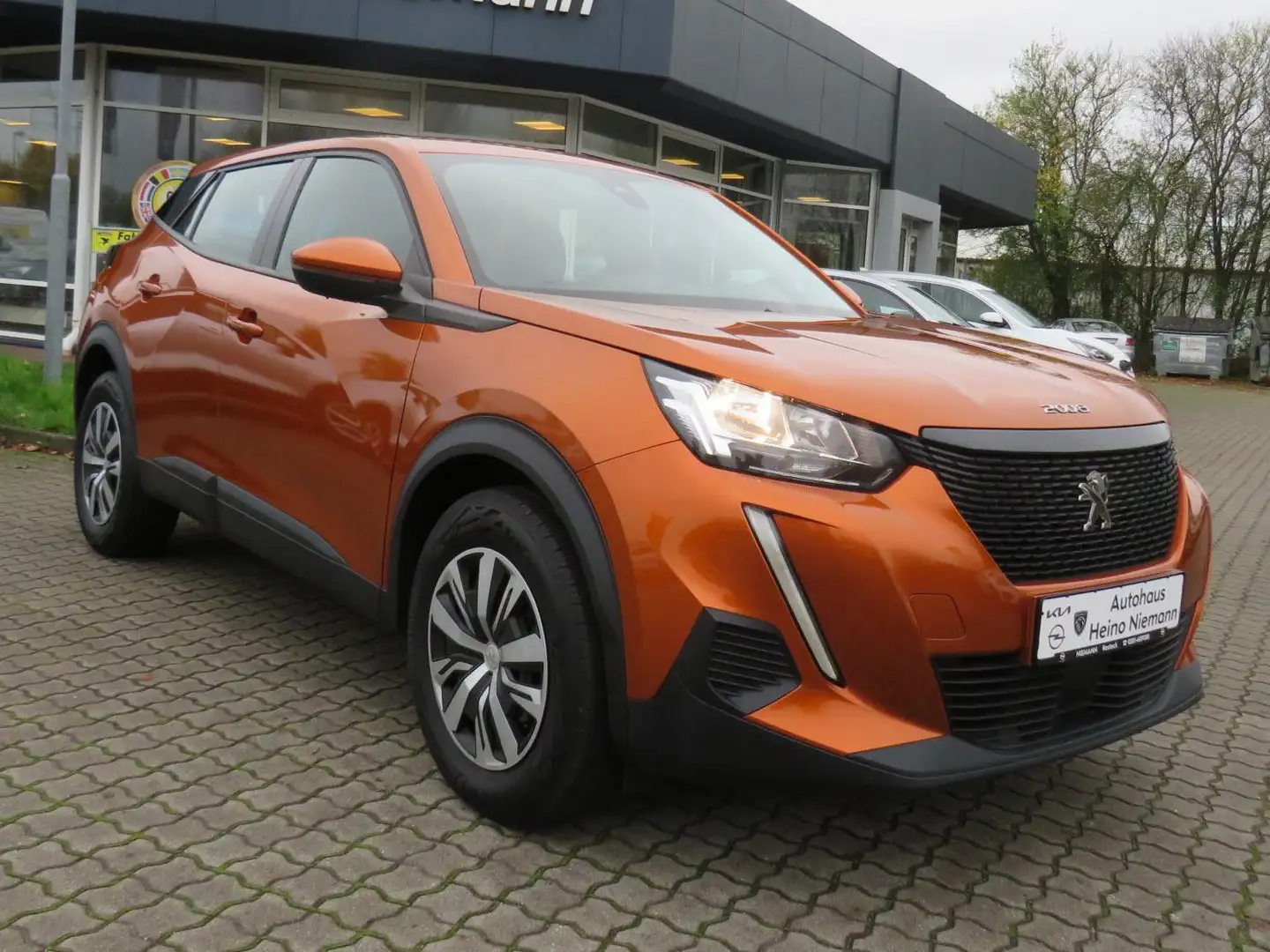 Peugeot 2008 Active PT 100 *DAB*TEMP*PDC*AHK*SH*MIRRORLINK* Orange - 2