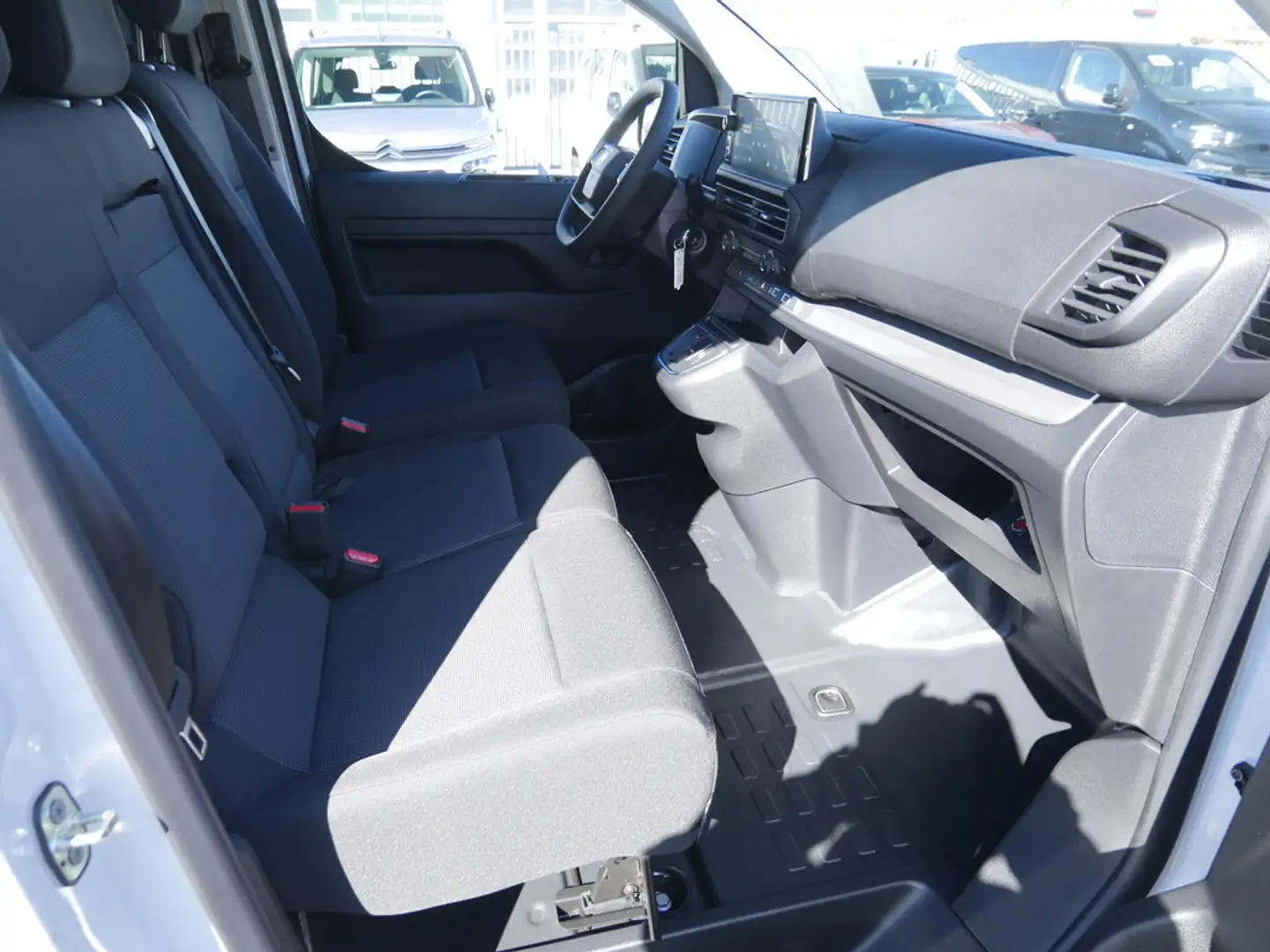 Citroen Jumpy Kasten L2 BlueHDi 145 PDC NAVI AHK LED Weiß - 2