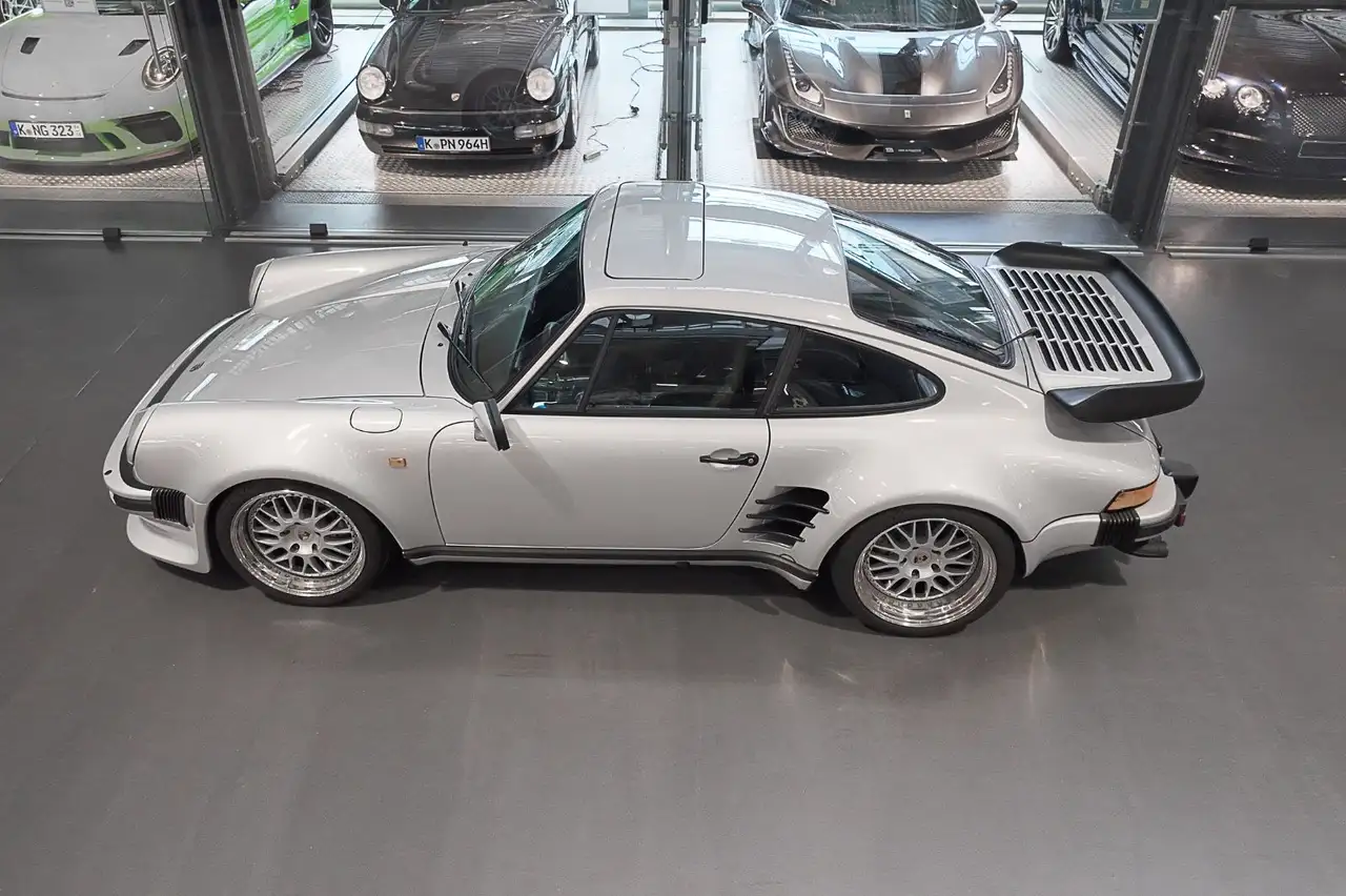 Porsche 911 / 930 Turbo 3,3 LT, foto 5