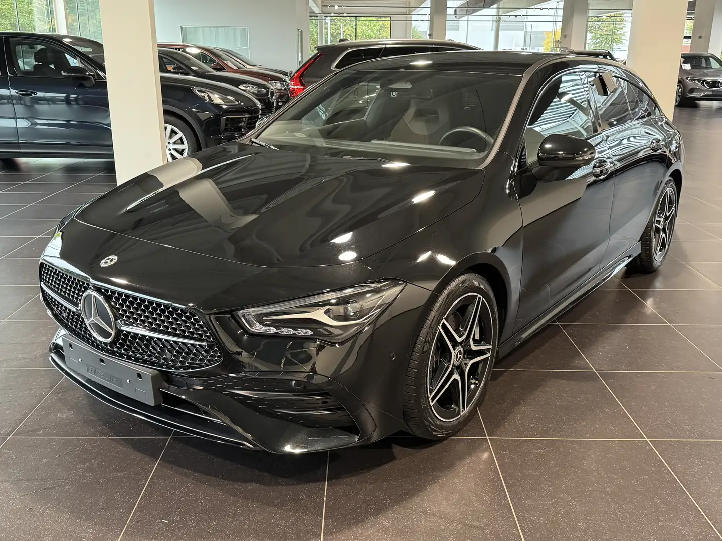 Mercedes-Benz CLA 200 SB Amg Night Pack, 360 Camera, Distronic, Memory S Noir - 1