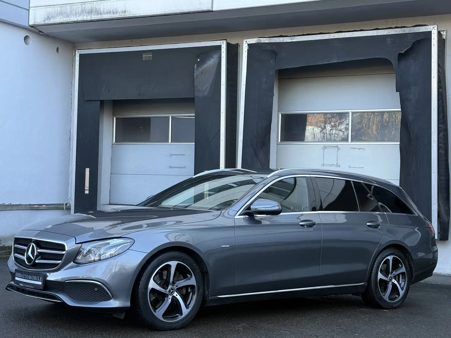 Mercedes-Benz E 220 D Sport-Style Multibeam Kamera-360° AHK Grau - 2