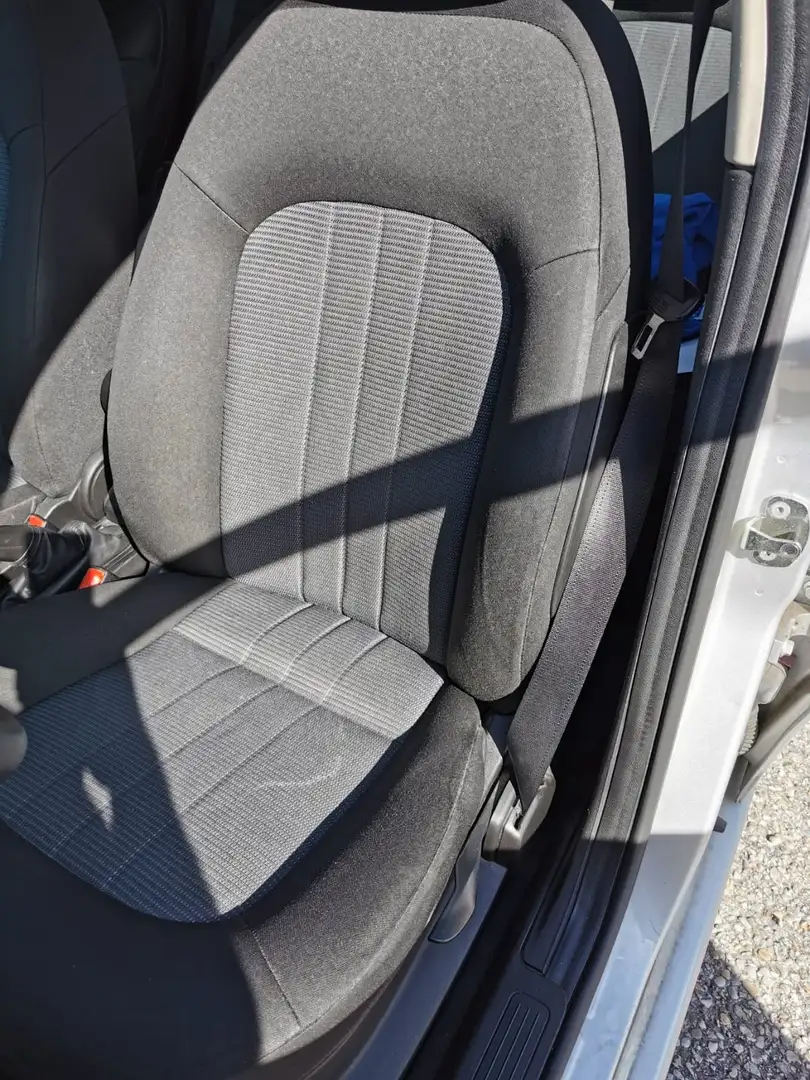 Fiat Linea Línea 1.3Mjt Dynamic Dynamic Silber - 2