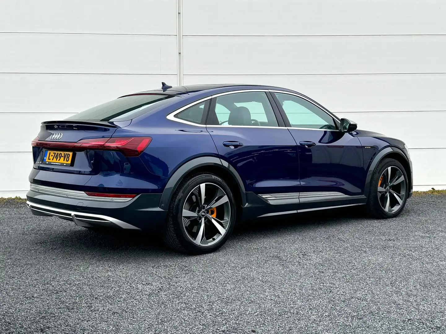 Audi e-tron Sportback S quattro 95 kWh 503 PK Org NL Pano Keyl Blauw - 2