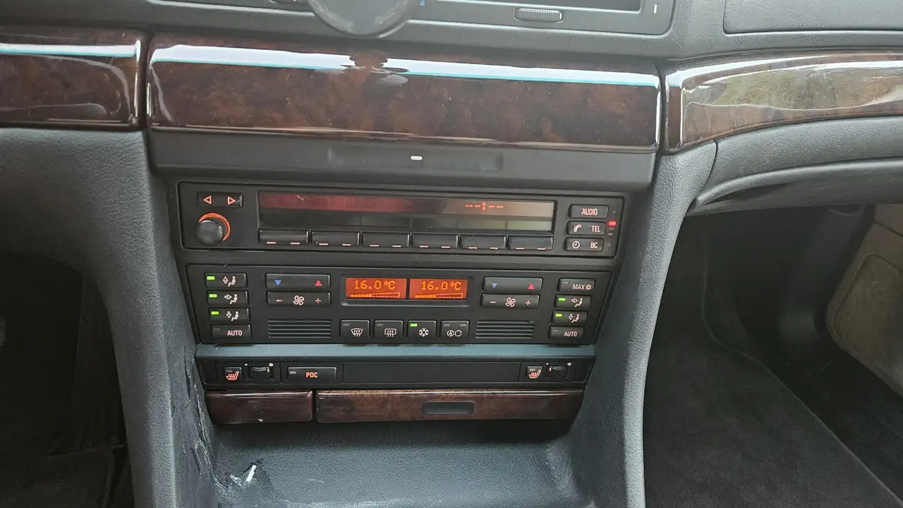 BMW 740 i E38 M60B40 / Calypsorot / Styling 32, foto 10