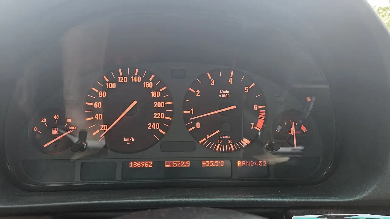 BMW 740 i E38 M60B40 / Calypsorot / Styling 32, foto 11