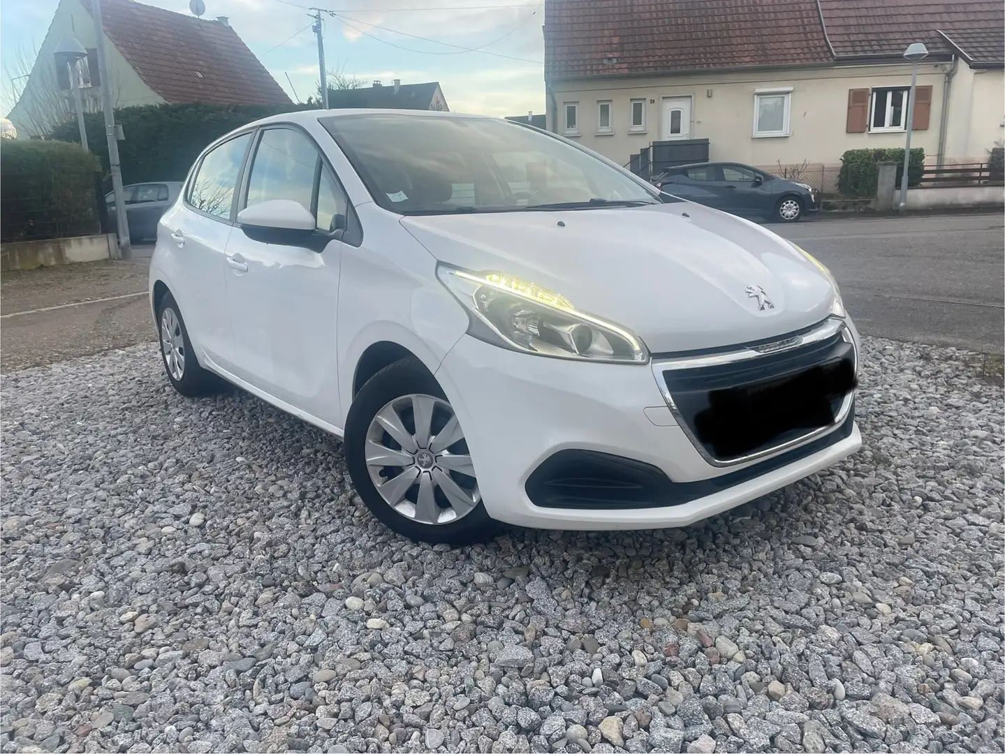 Peugeot 208 208 1.6 e-HDi 92ch BVM5 Allure Blanc - 1