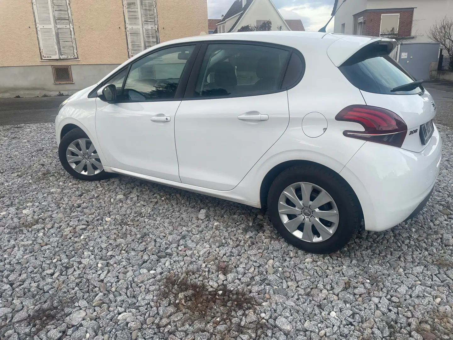 Peugeot 208 208 1.6 e-HDi 92ch BVM5 Allure Blanc - 2