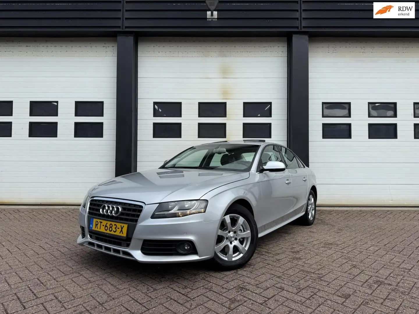 Audi A4 Limousine 1.8 TFSI Pro Line automaat/stoelverwarmi Grijs - 1