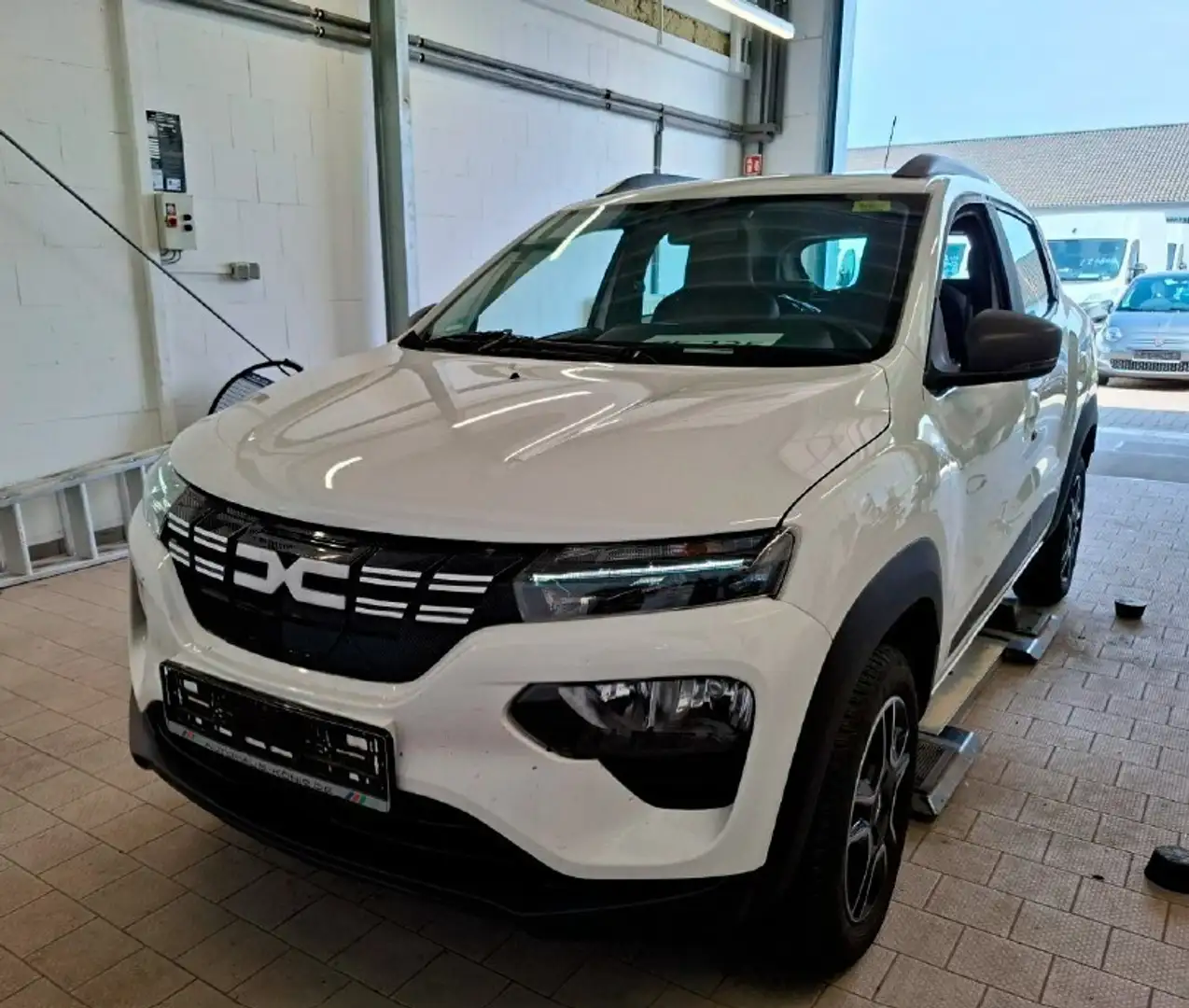 Dacia Spring Essential 45 Klima - Allwetter Weiß - 1