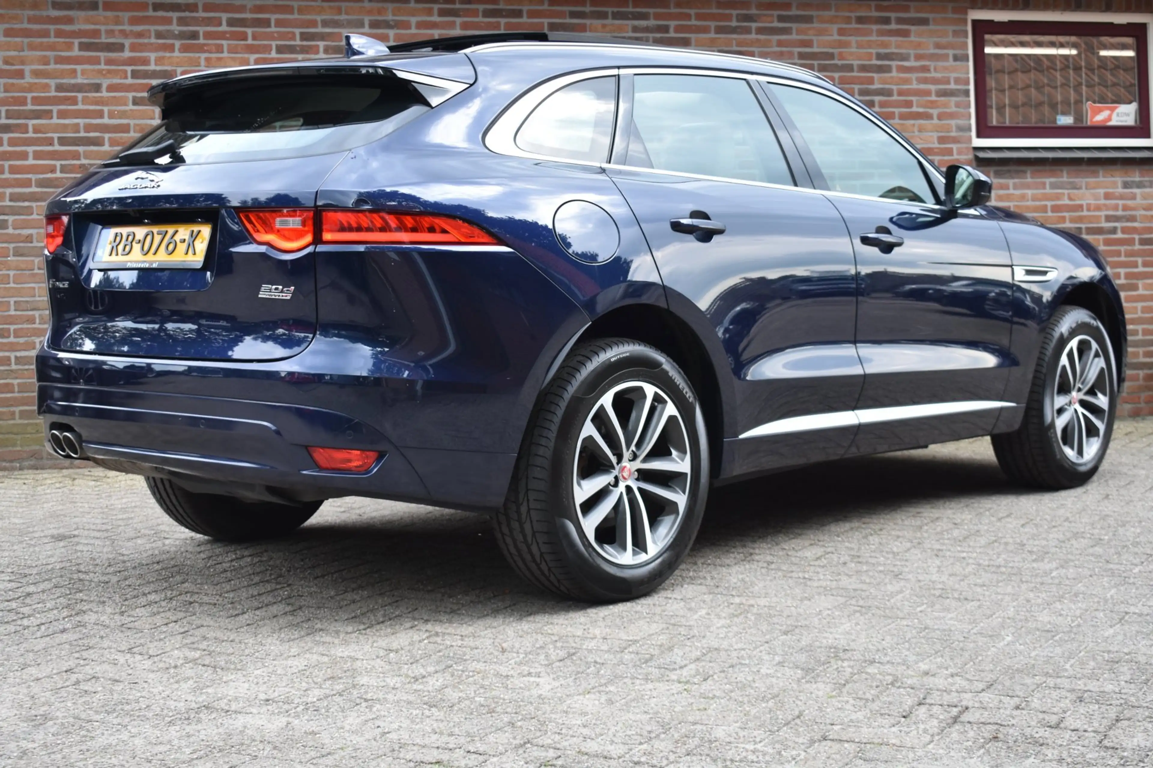 Jaguar F-Pace 2.0 Portfolio AWD 20d '17 Pano Xenon Clima Navi Cr — photo 3
