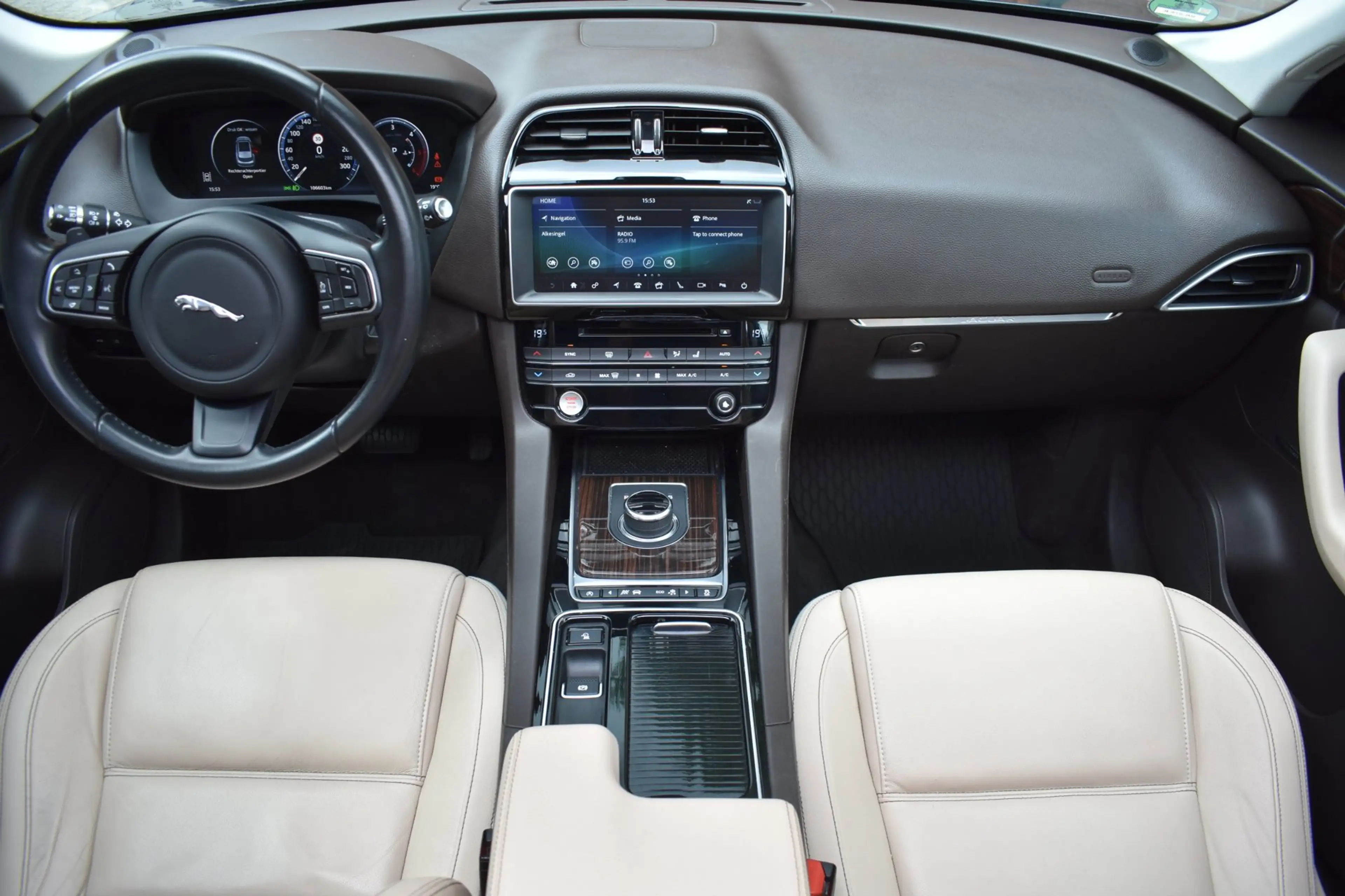Jaguar F-Pace 2.0 Portfolio AWD 20d '17 Pano Xenon Clima Navi Cr — photo 2