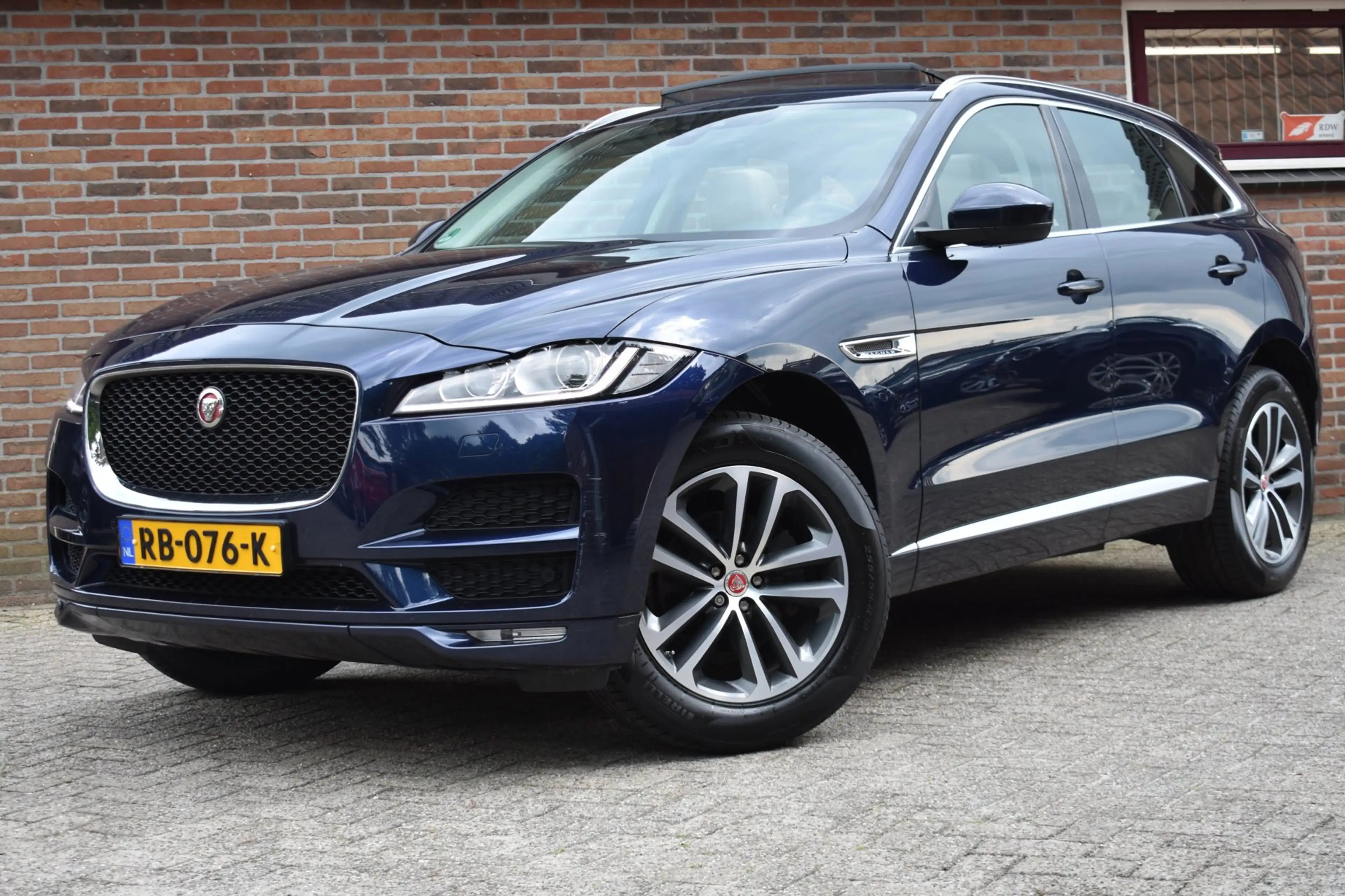 Jaguar F-Pace 2.0 Portfolio AWD 20d '17 Pano Xenon Clima Navi Cr
