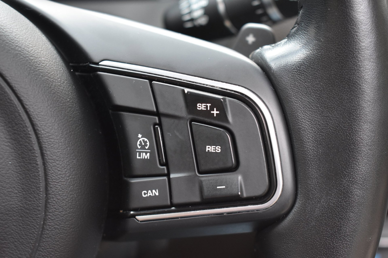Jaguar F-Pace 2.0 Portfolio AWD 20d '17 Pano Xenon Clima Navi Cr — photo 16