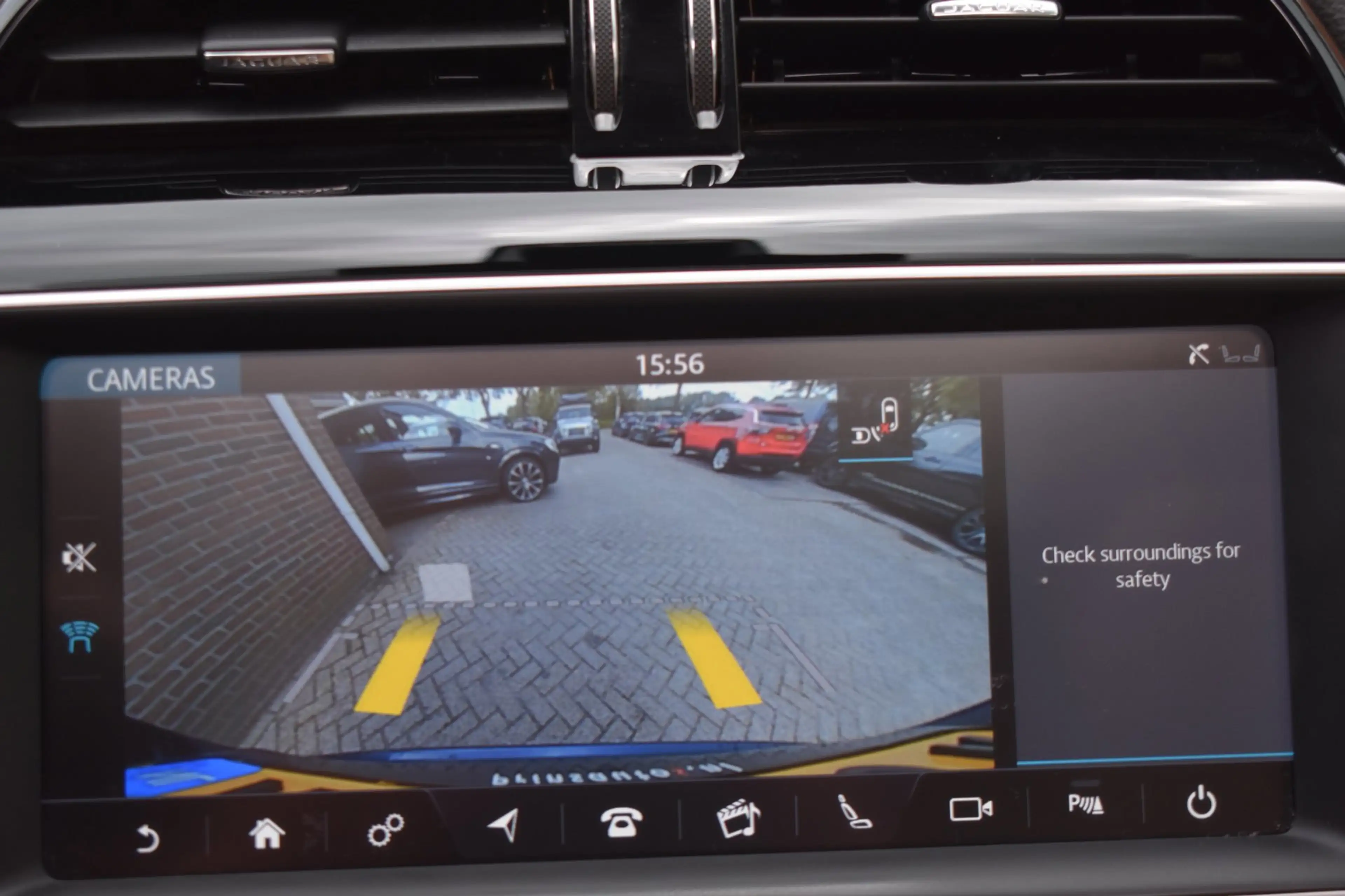 Jaguar F-Pace 2.0 Portfolio AWD 20d '17 Pano Xenon Clima Navi Cr — photo 30