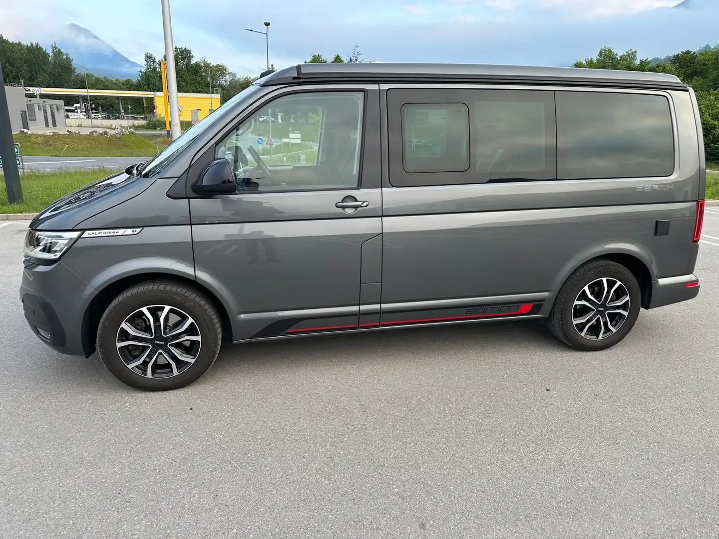 Volkswagen T6.1 California BEACH EDITION TDI 4MOTION Grau - 1