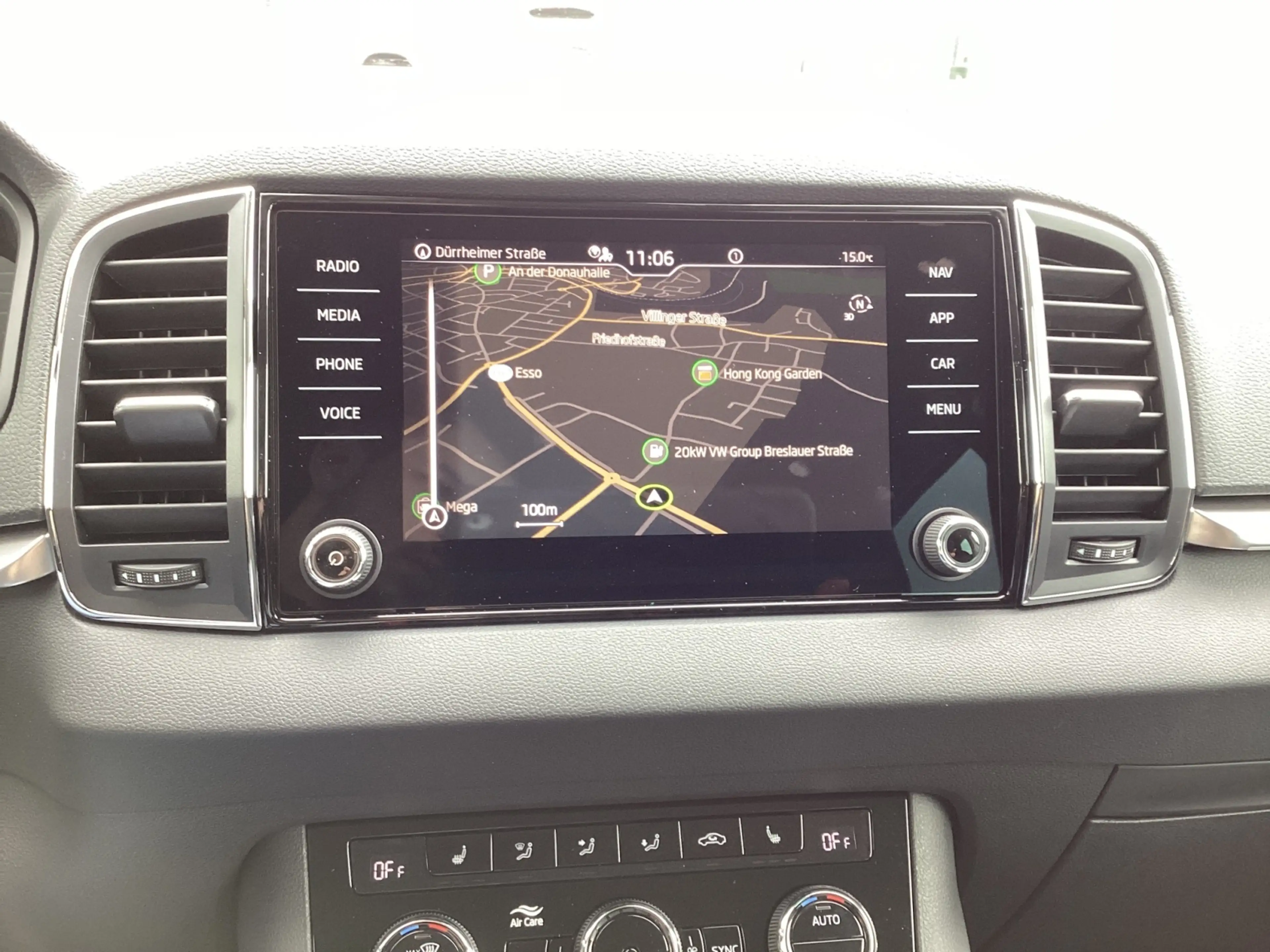 Skoda Karoq 1.5 TSI DSG Selection AHK LED Kamera — photo 14