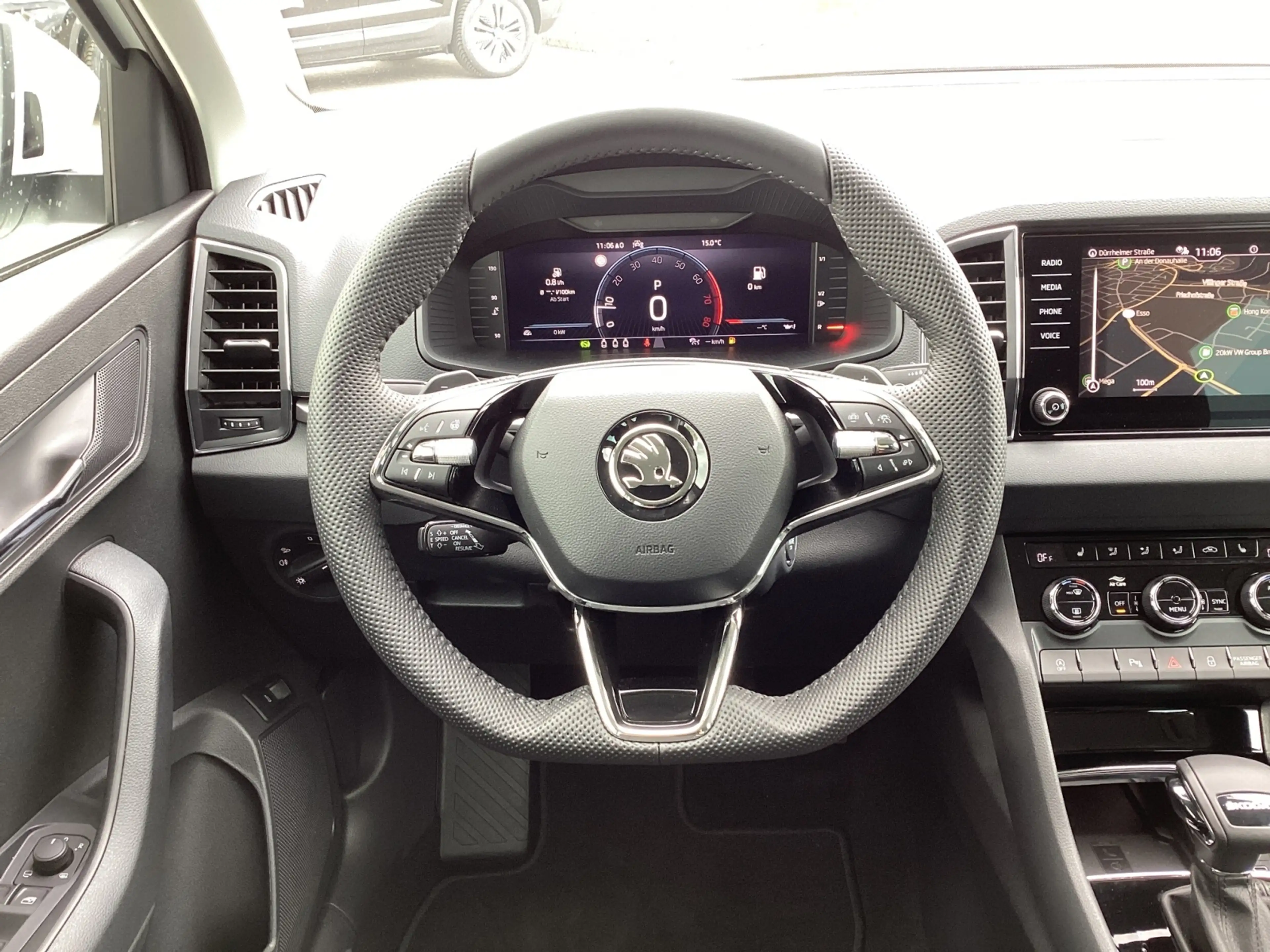Skoda Karoq 1.5 TSI DSG Selection AHK LED Kamera — photo 12