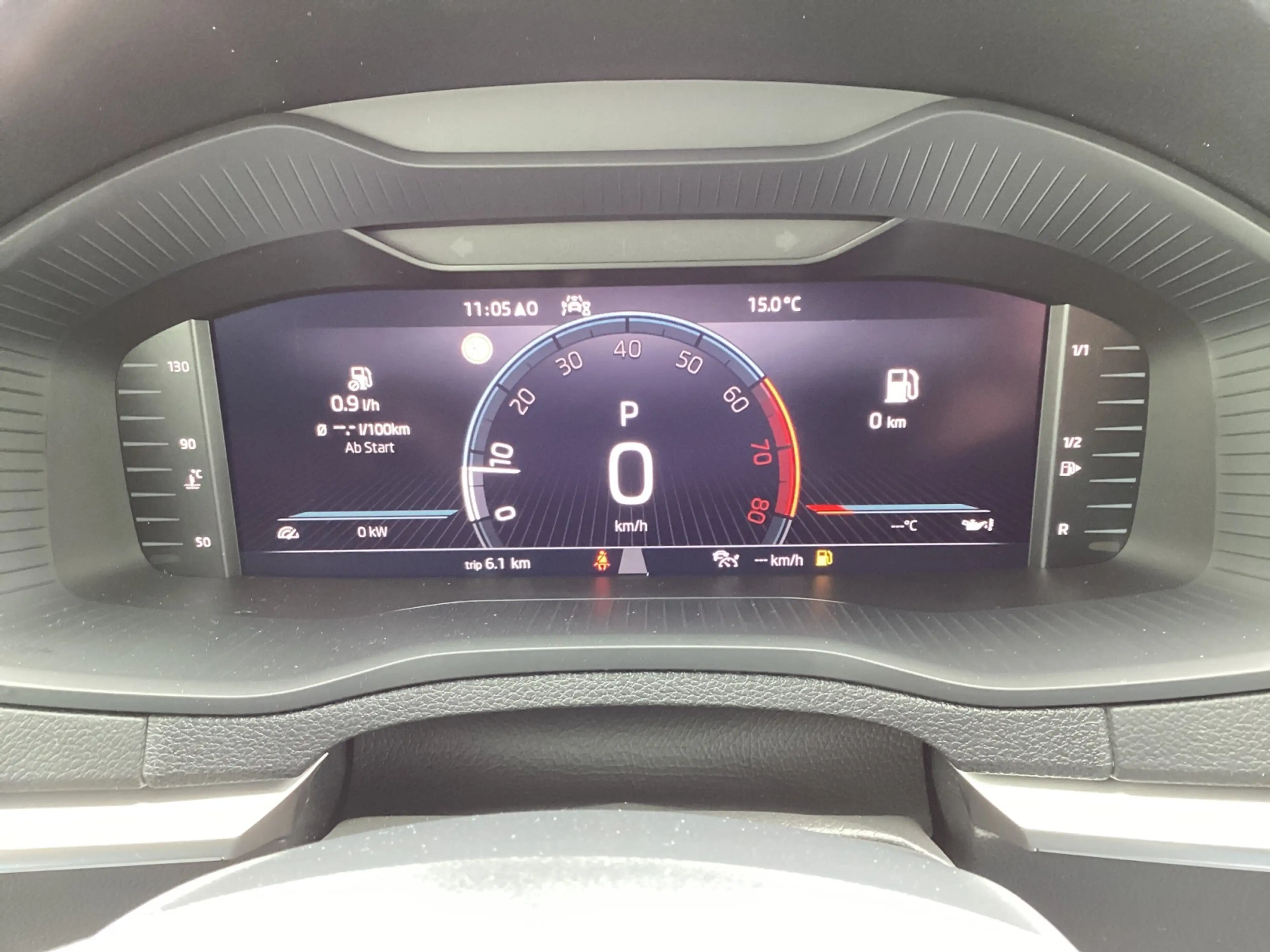 Skoda Karoq 1.5 TSI DSG Selection AHK LED Kamera — photo 13