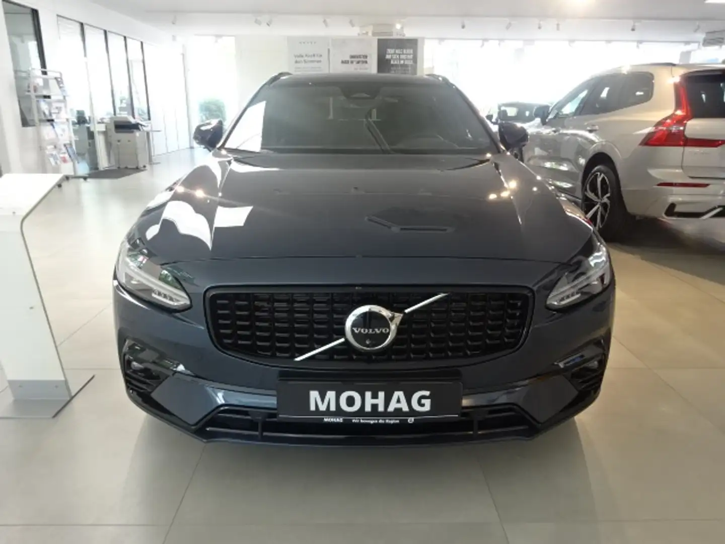 Volvo V90 Plus Dark B4 - Panorama,Standh.,360°,AHK Bleu - 2