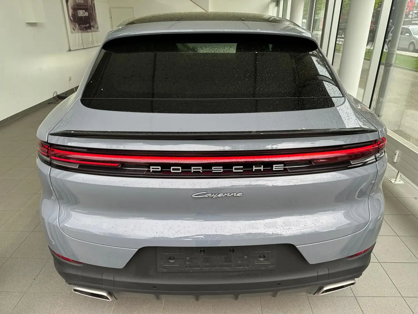 Porsche Cayenne Coupe Hybrid Facelift/gr-rot/14W/Mtx/21 Gris - 2