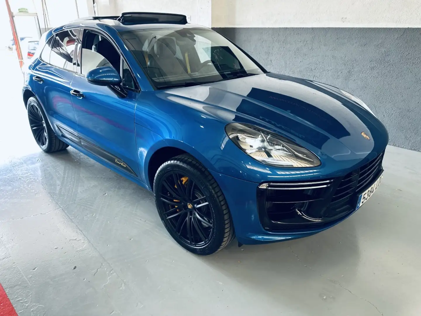Porsche Macan Turbo Aut. Blau - 2
