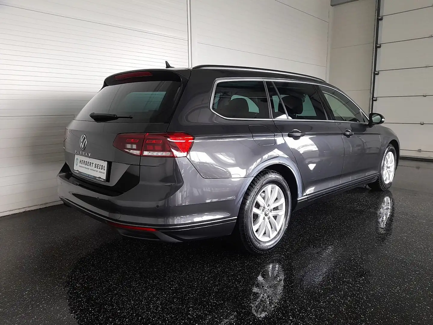 Volkswagen Passat Variant Business 2,0 TDI DSG *LED / NAVI / ACC / KAMERA... Grau - 2