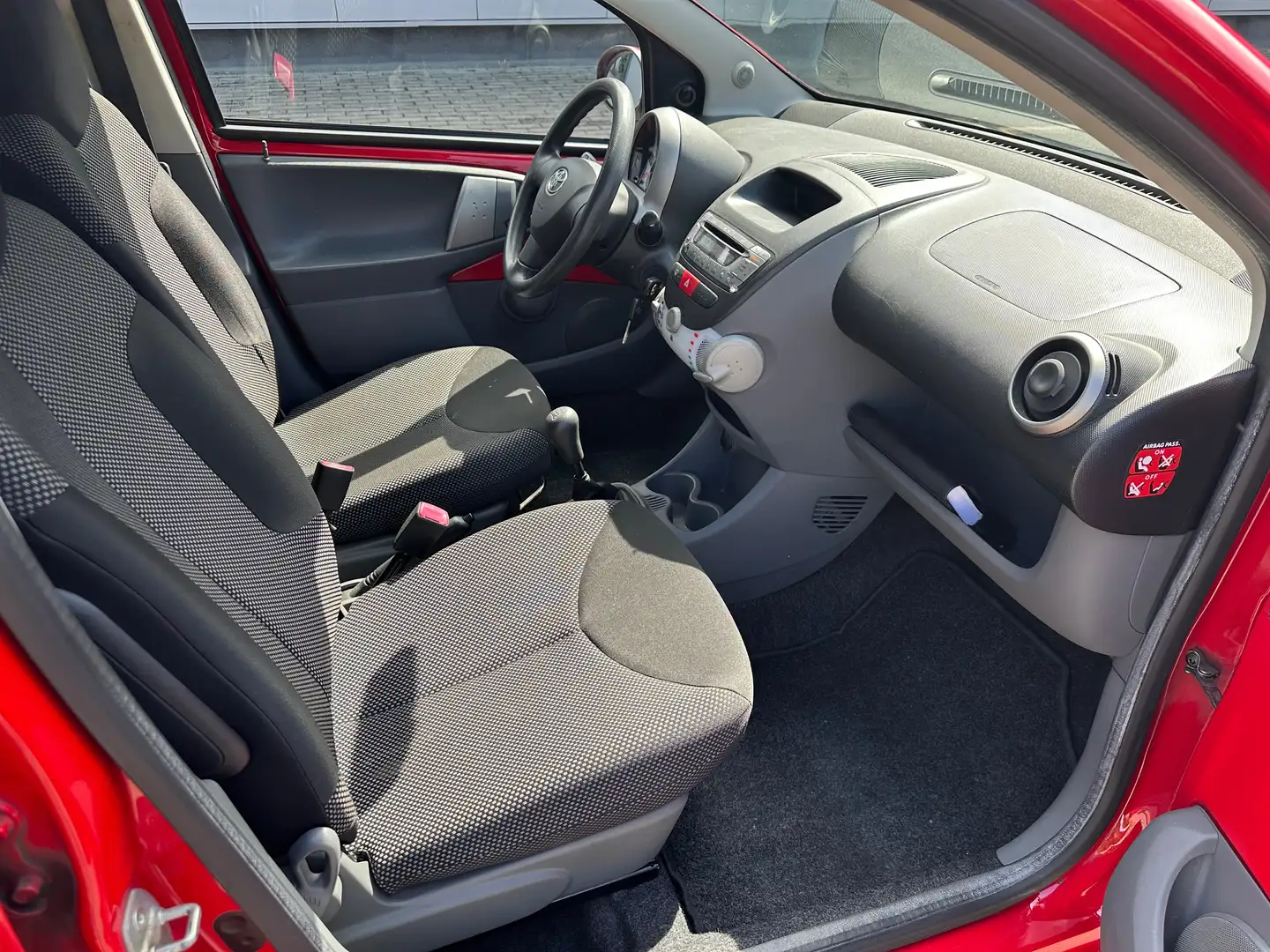 Toyota Aygo 1.0i VVT-i Rouge - 2