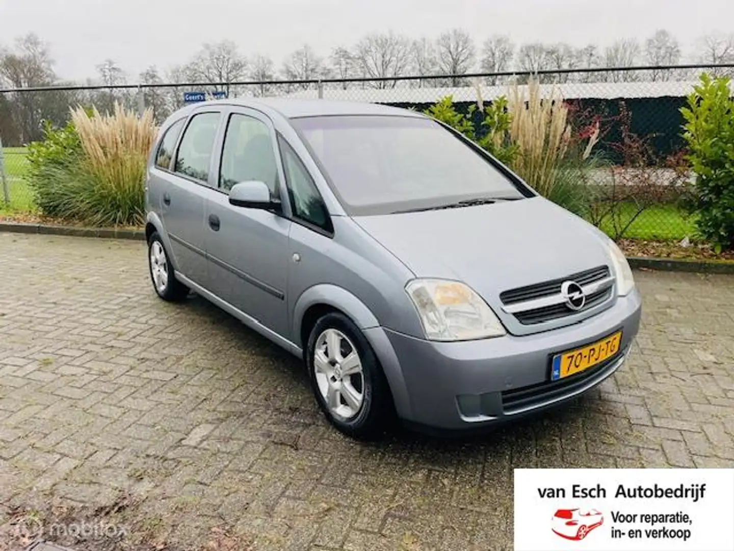 Opel Meriva 1.6-16V Essentia I nette auto I airco I climate co Grau - 1