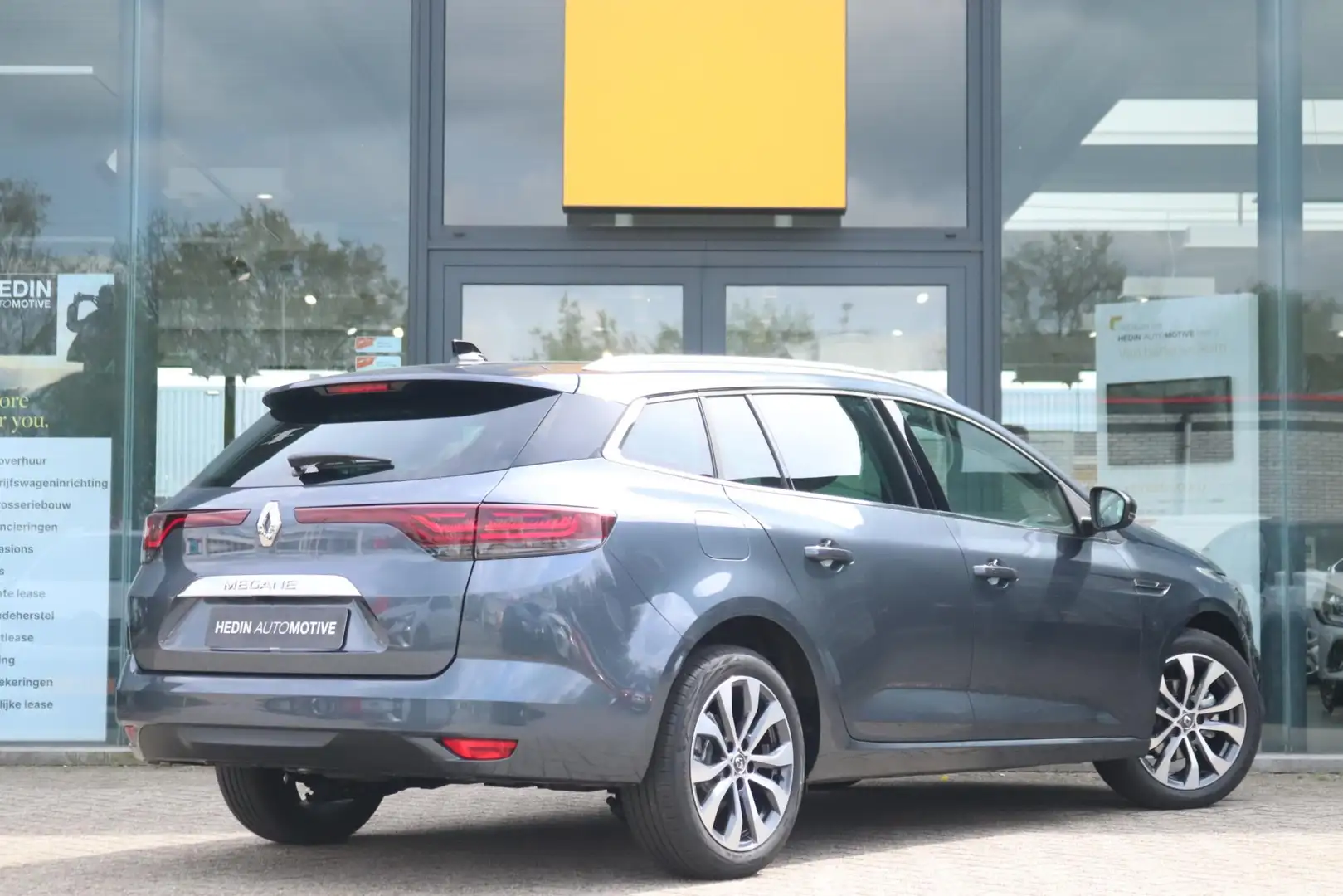 Renault Megane TCe 140 Estate Automaat Techno | Pack Winter | Ach Grey - 2