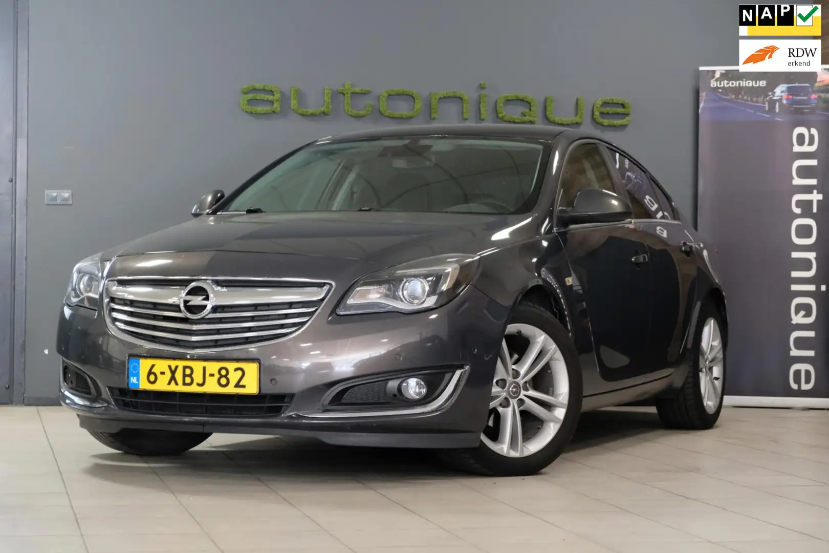 Opel Insignia 1.4 T EcoFLEX Edition Navi/Clima/Tr.haak Grijs - 1