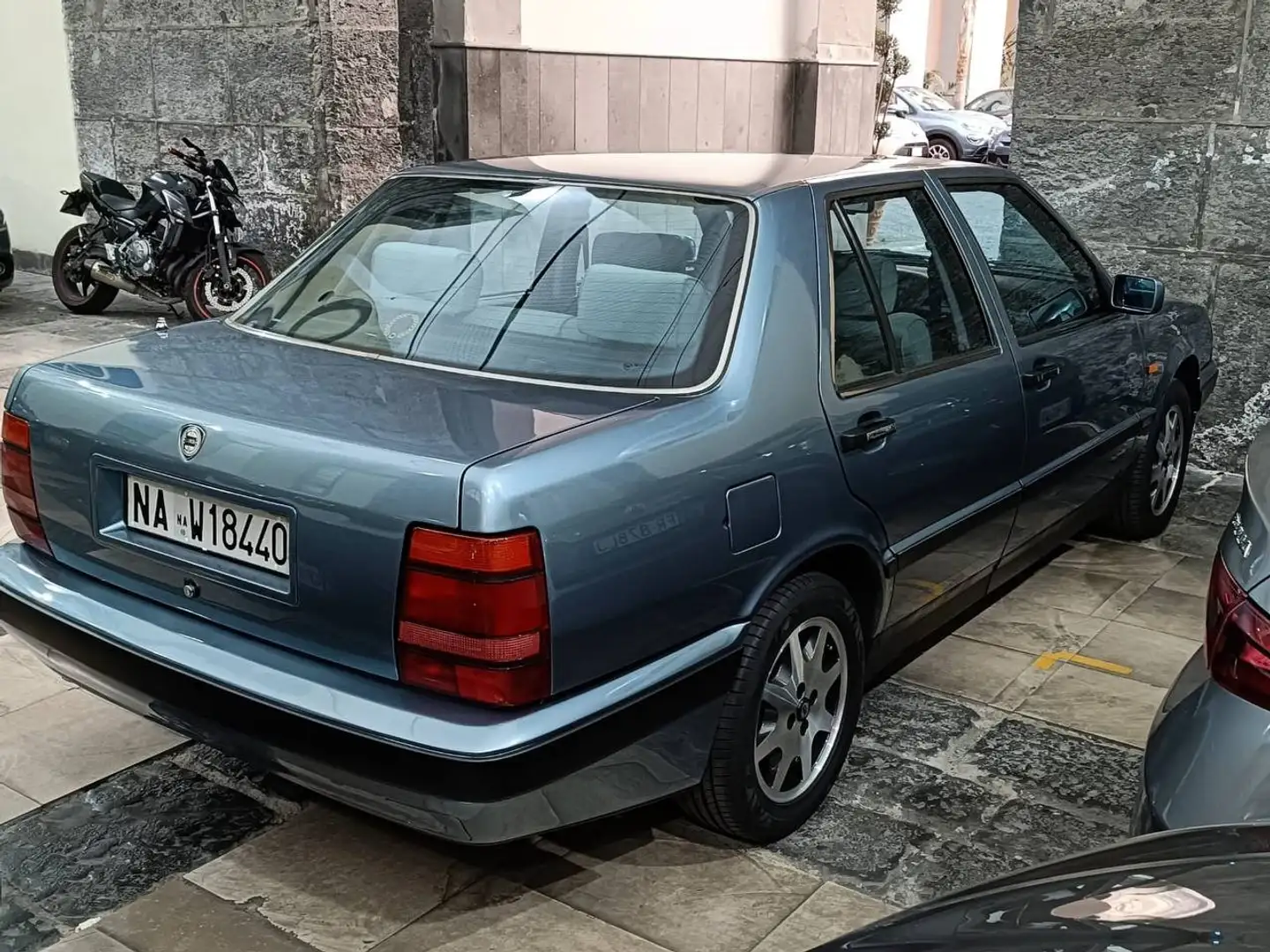 Lancia Thema Thema 2.0t 16v LS cat. Azul - 2