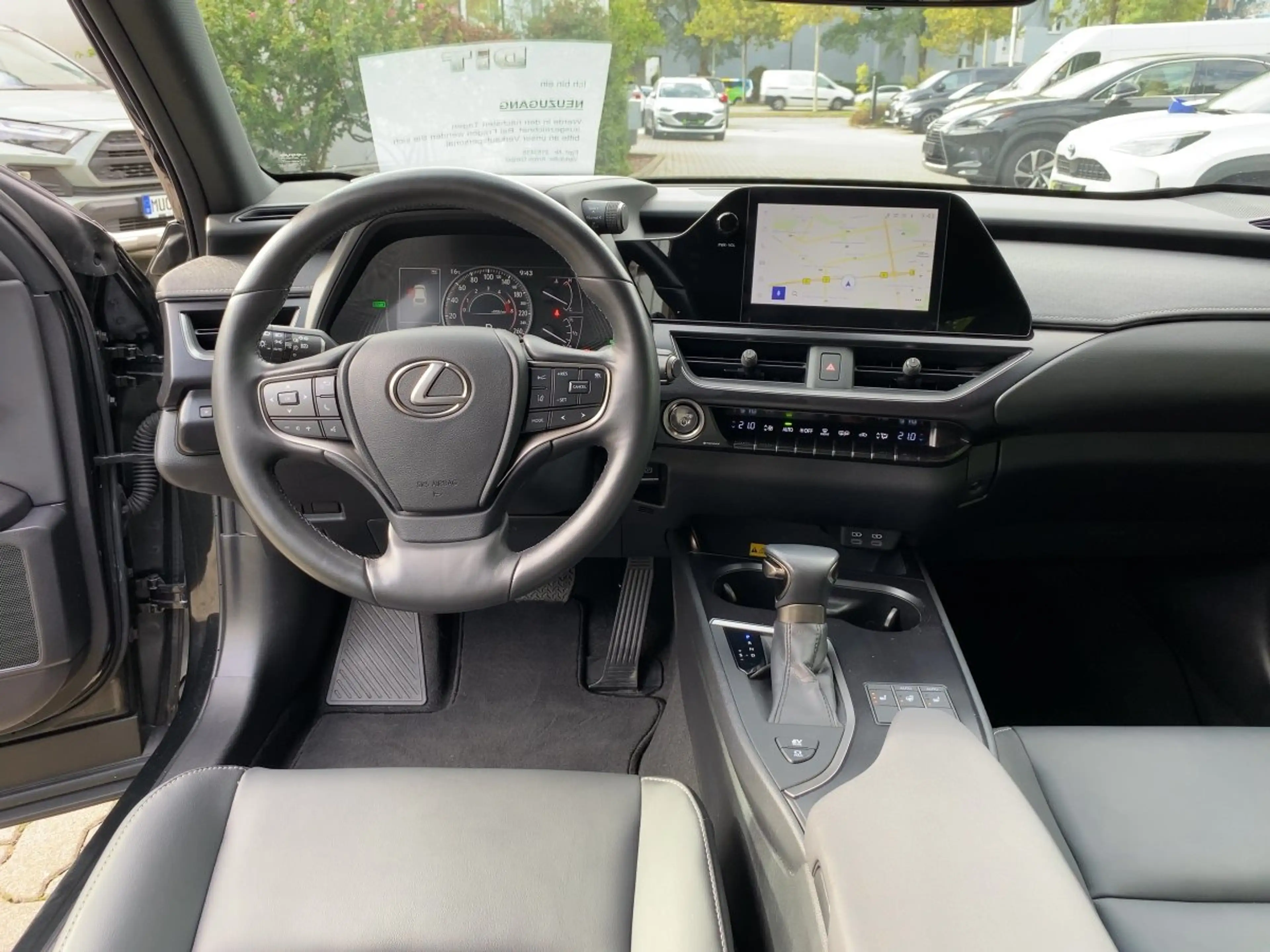 Lexus UX 250h UX 250 h F Sport Design zuverlässiger Crossover — photo 14