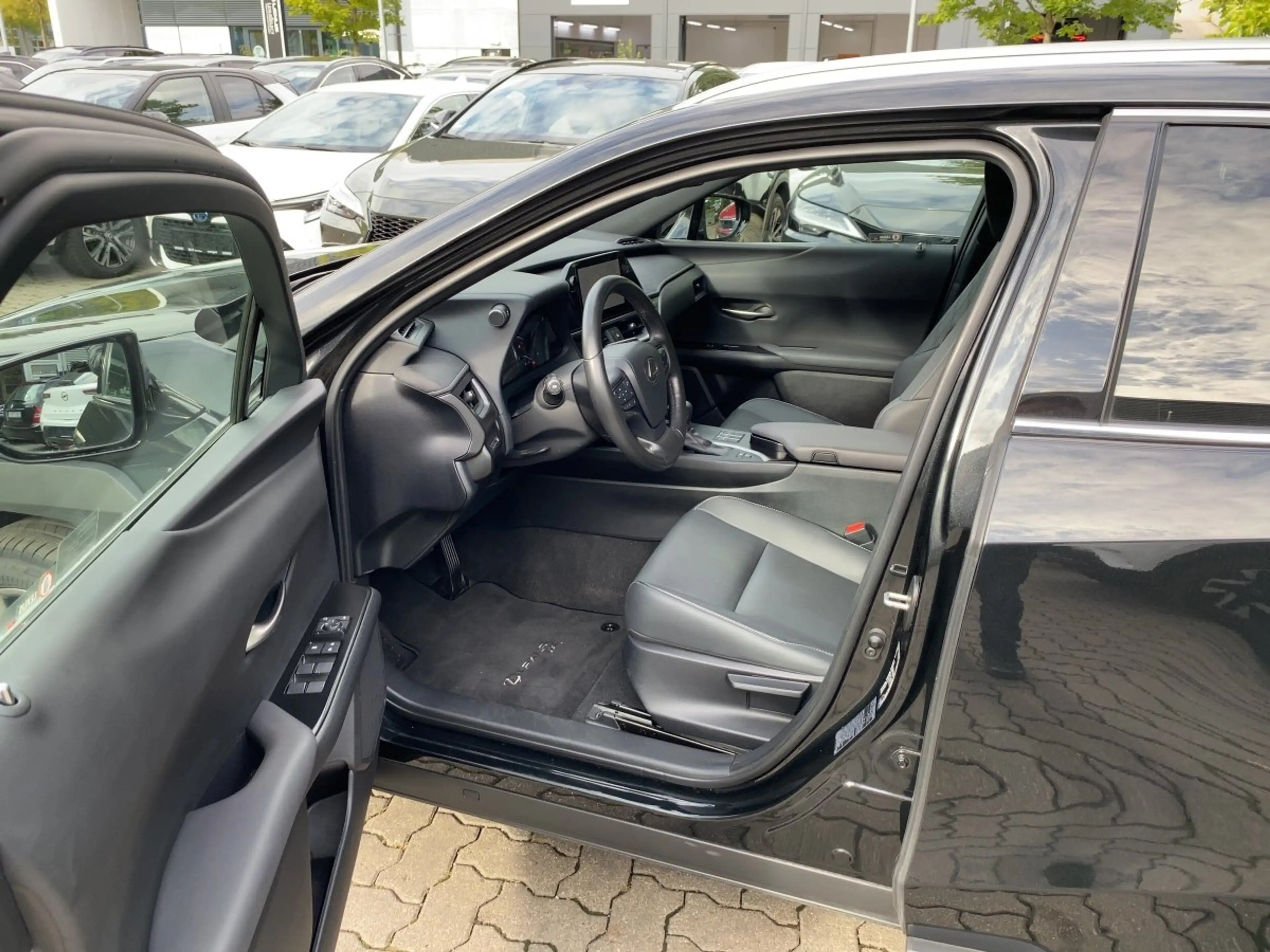 Lexus UX 250h UX 250 h F Sport Design zuverlässiger Crossover — photo 12