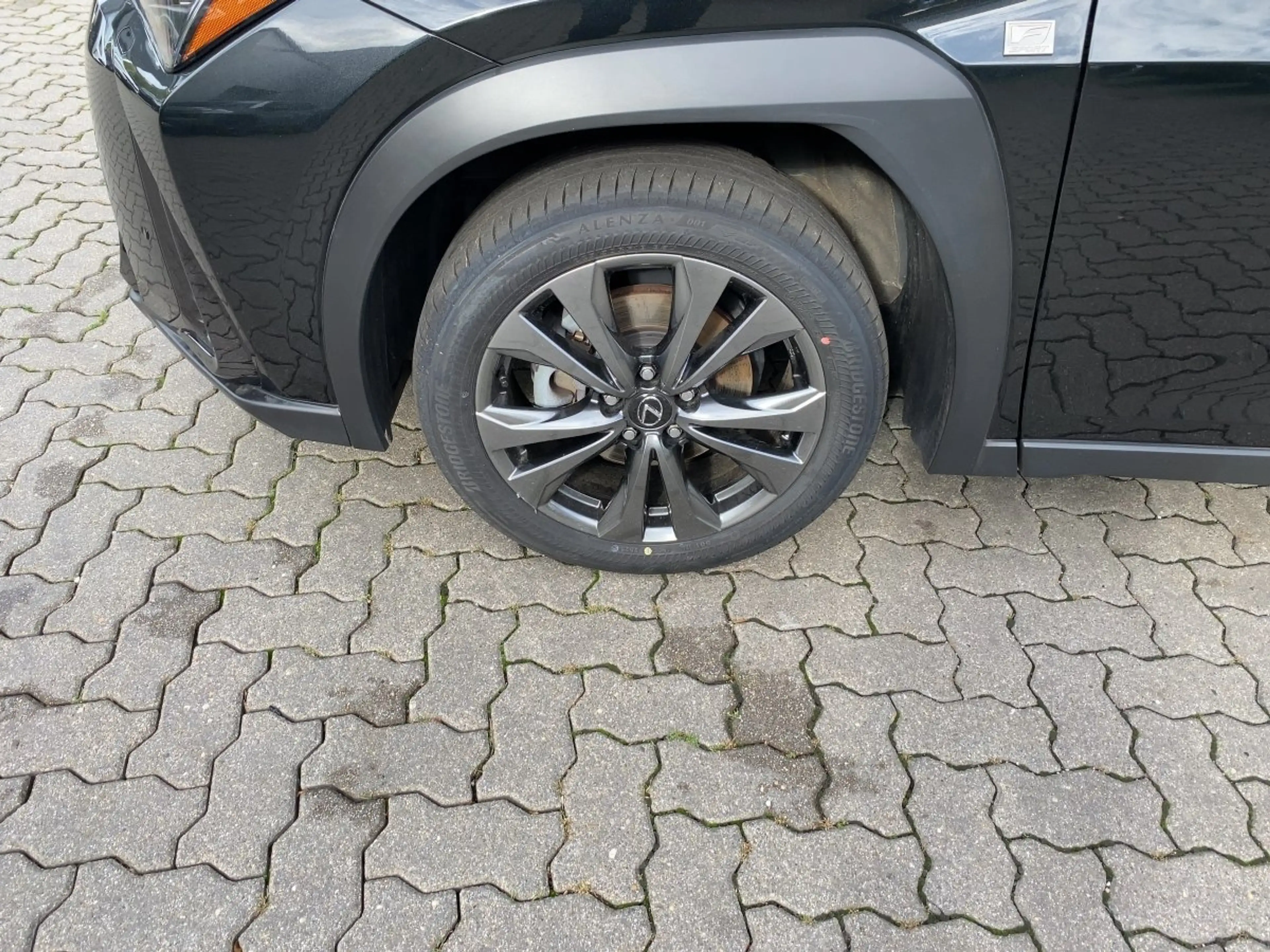 Lexus UX 250h UX 250 h F Sport Design zuverlässiger Crossover — photo 10