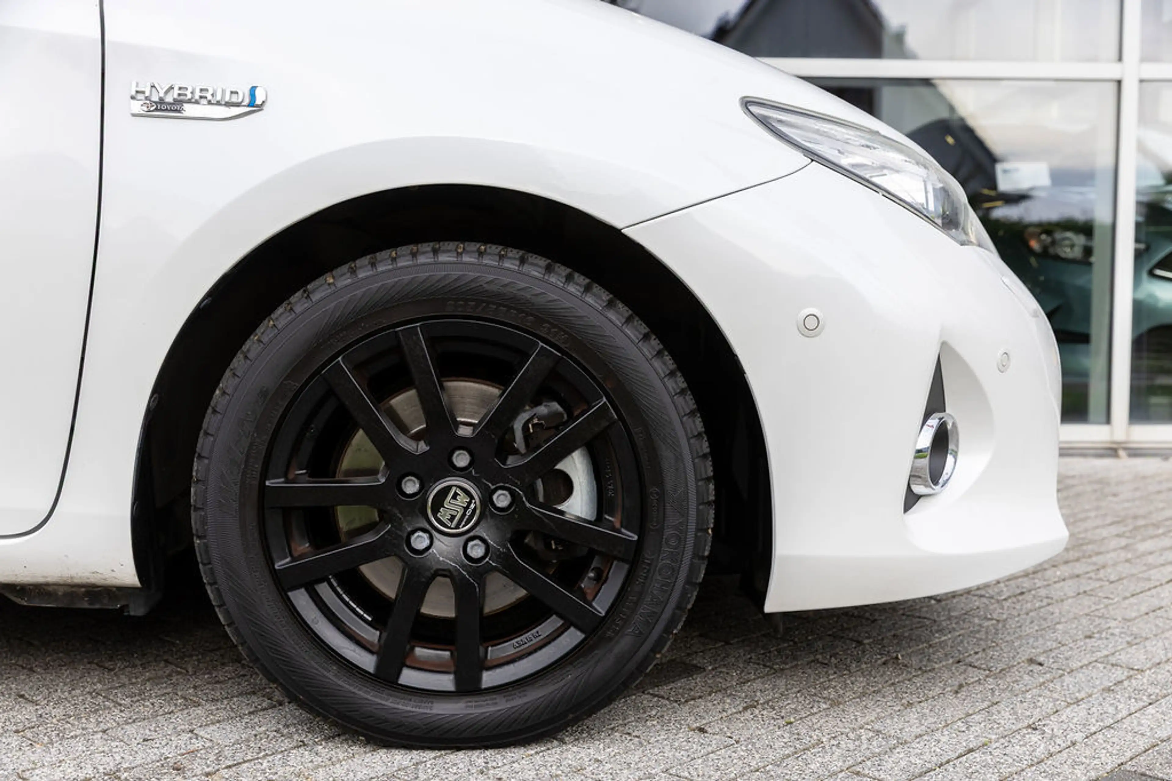 Toyota Auris 1.8 Hybrid Lease Pro | JBL — photo 4