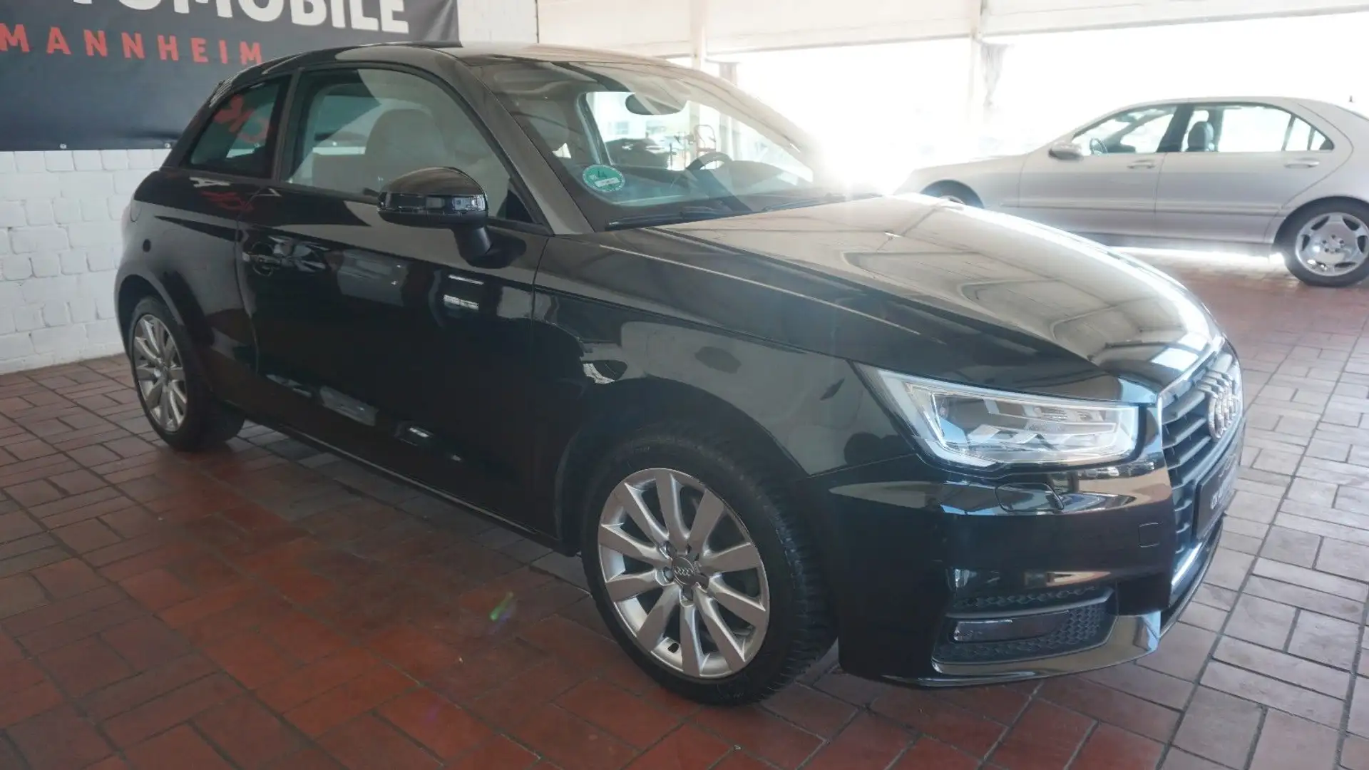 Audi A1 basis*SHZ*PDC*KLIMA*XENON*TÜV-NEU*125-PS*EU-6 Nero - 2