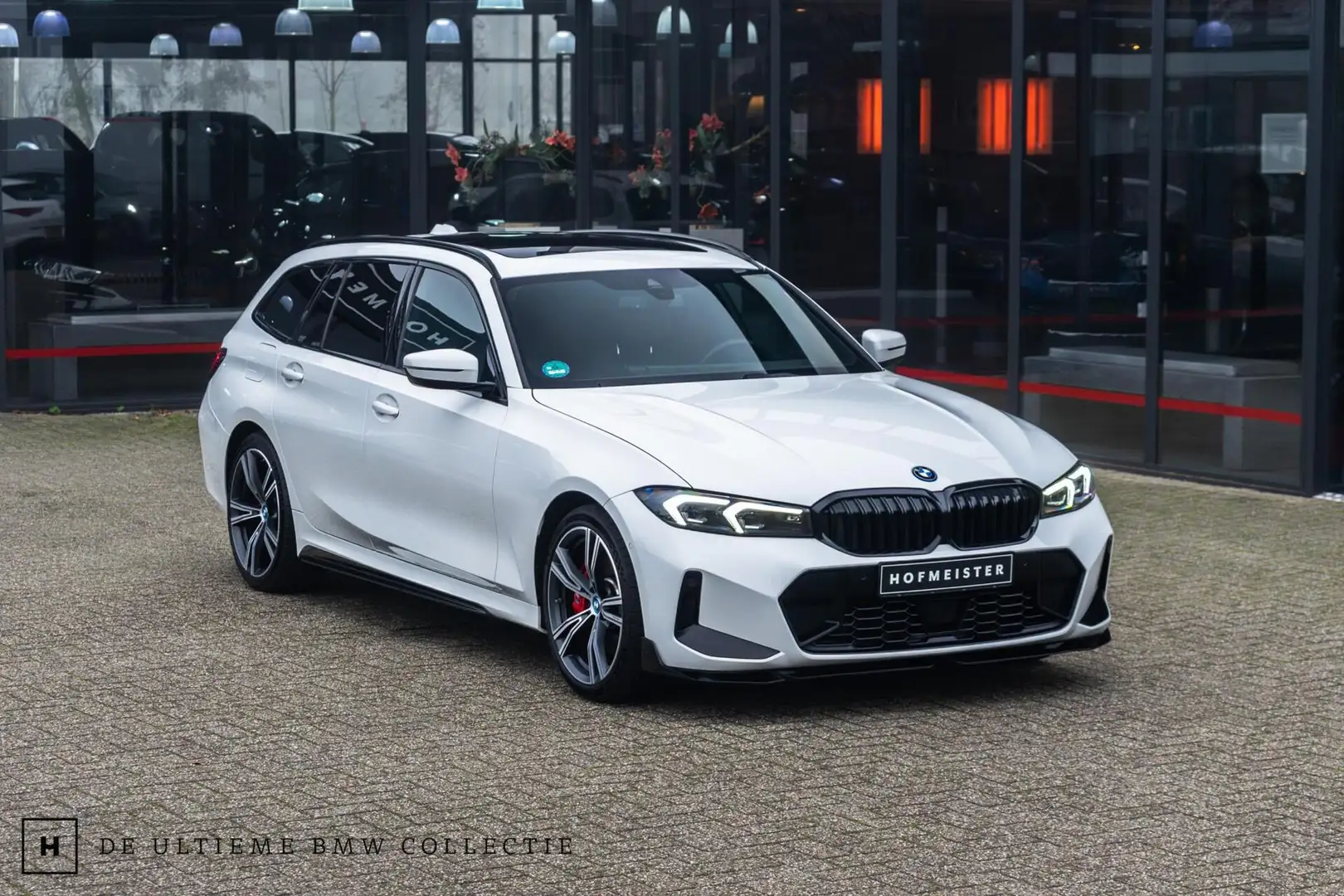 BMW 330 3-serie Touring 330e M-Sport | Pano | Memory | Ada Wit - 1