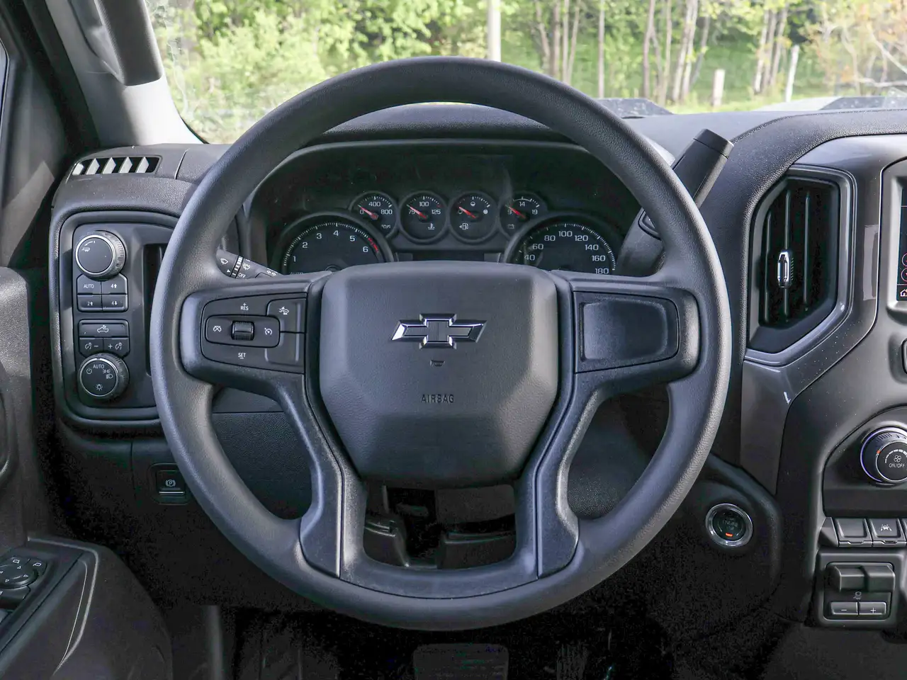Chevrolet Silverado 1500 снимка Chevrolet Silverado 1500