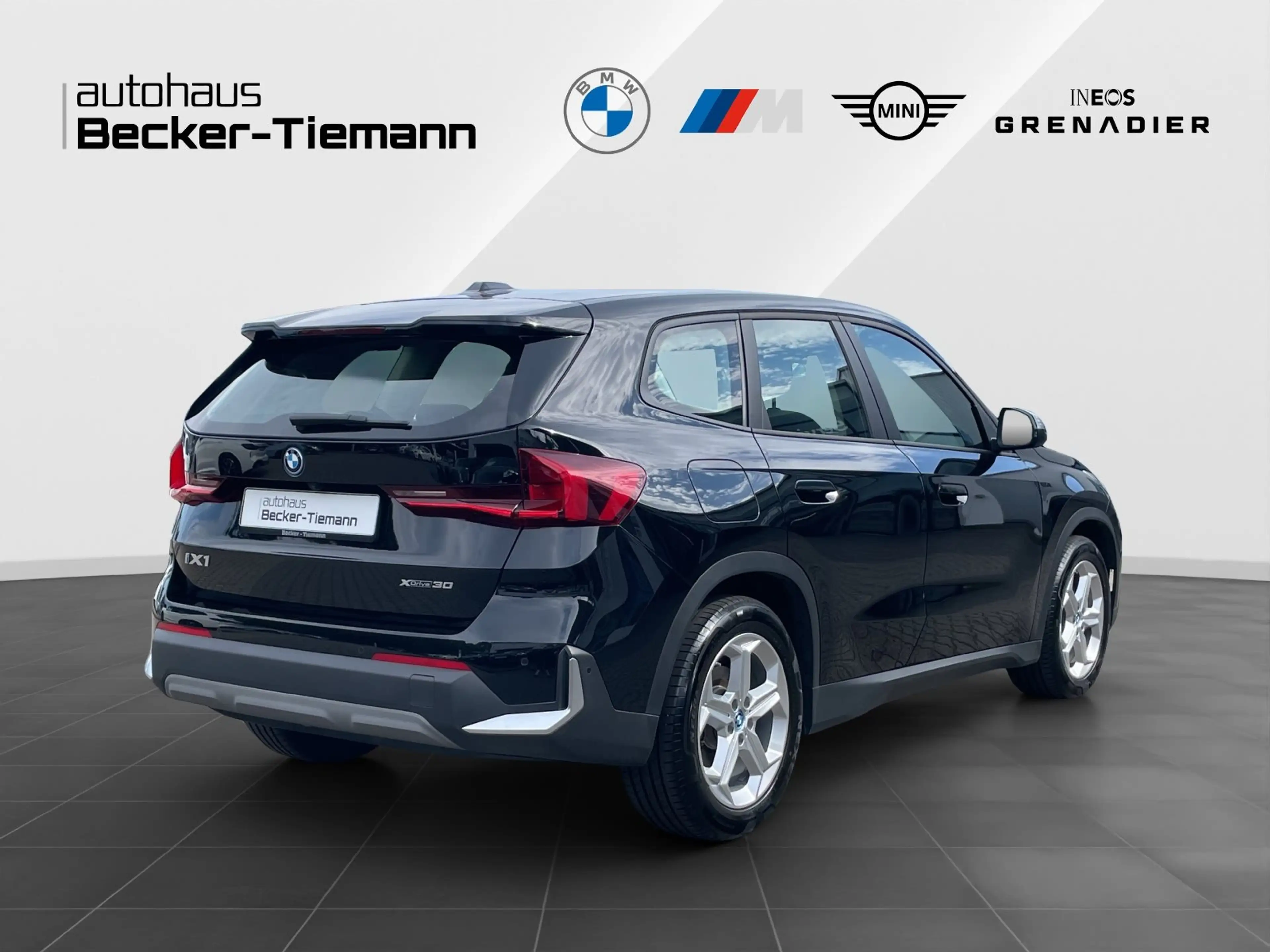BMW iX 1 xDrive30 AHK | Parkass. | CarPlay | DAB-Tuner — photo 6