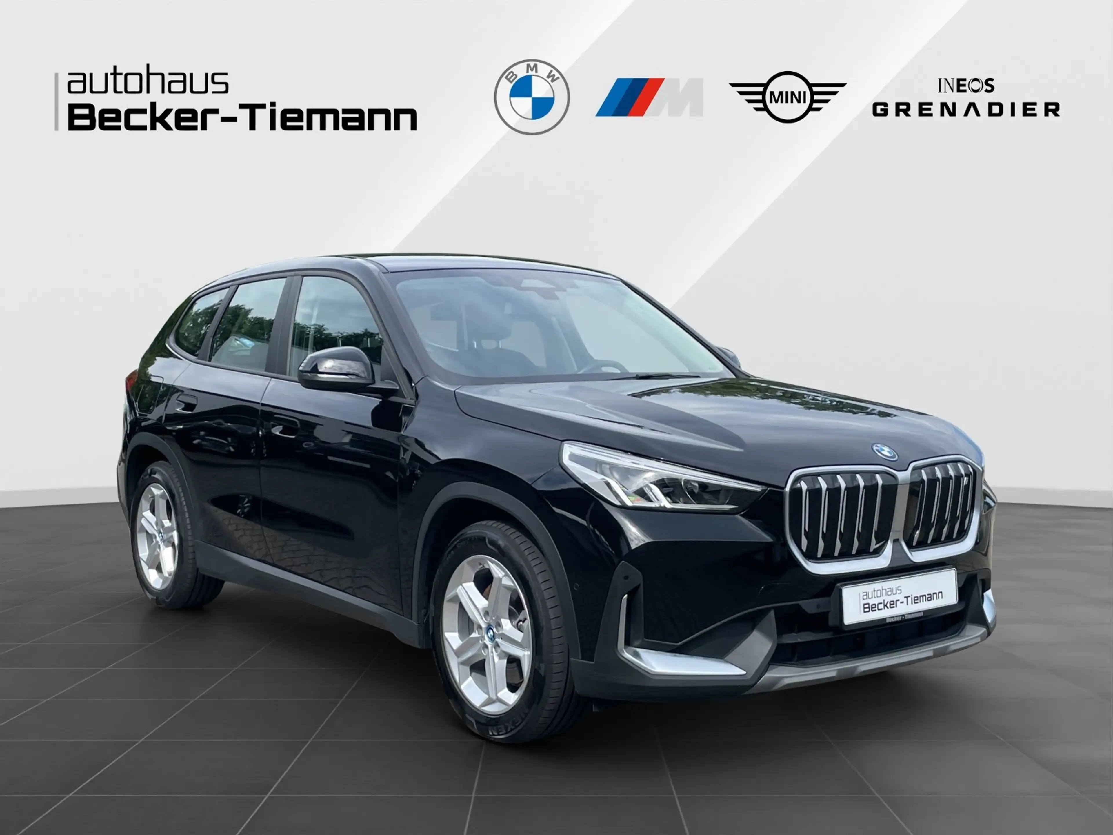 BMW iX 1 xDrive30 AHK | Parkass. | CarPlay | DAB-Tuner — photo 7