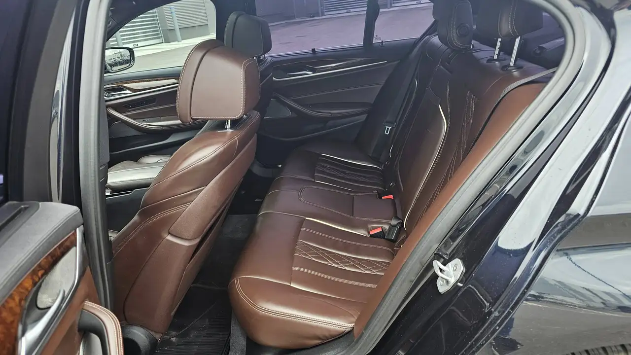 BMW 5 Series photo BMW 5 Series