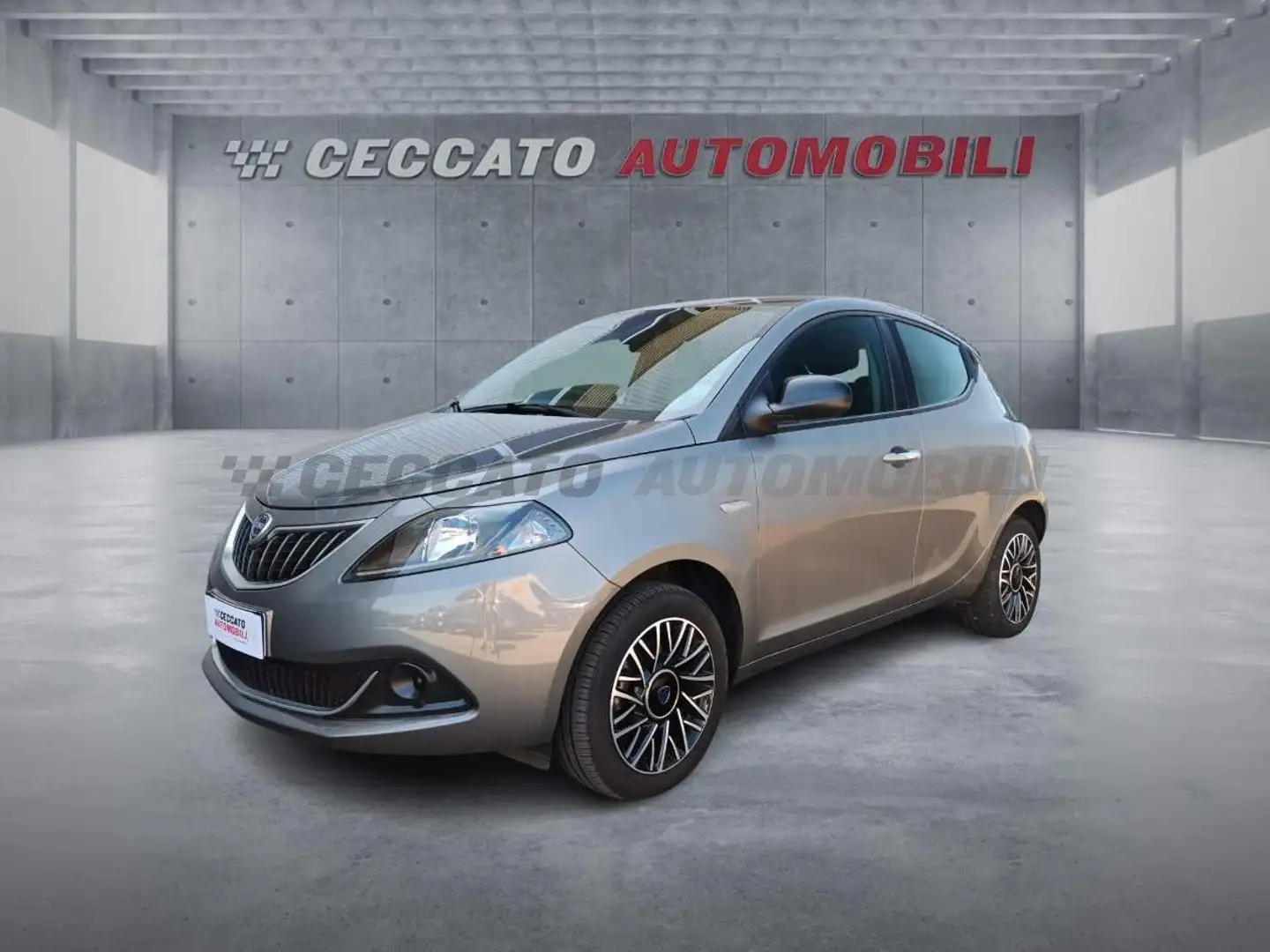 Lancia Ypsilon Ypsilon 1.0 firefly hybrid Platino s&s 70cv Grigio - 1
