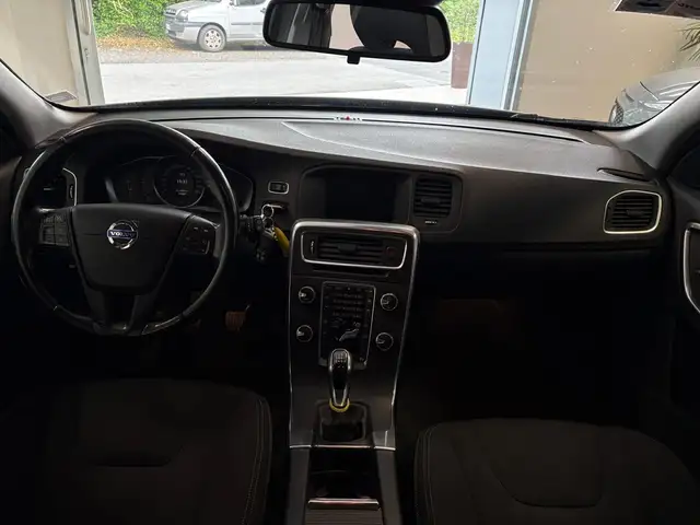Volvo V60 view 9