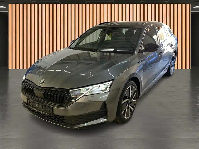 Skoda Octavia view 2